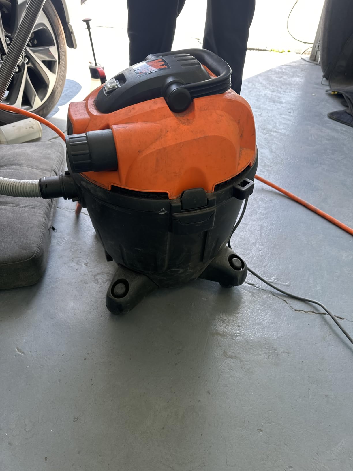 WEN VC4710 10-Amp 5-Gallon Portable HEPA Wet/Dry Shop Vacuum and Blower with 0.3-Micron Filter, Hose, and Accessories customer photo 2