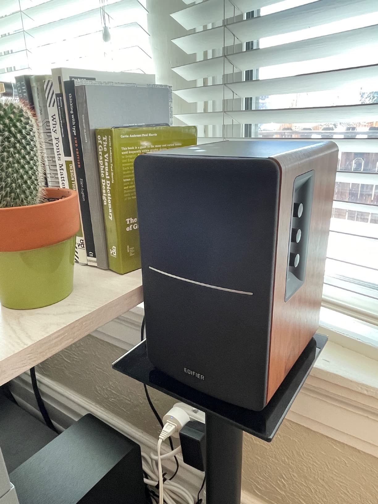 Edifier R1280DBs Active Bluetooth Bookshelf Speakers - Optical Input - 2.0 Wireless Studio Monitor Speaker - 42W RMS with Subwoofer Line Out - Black customer photo 1