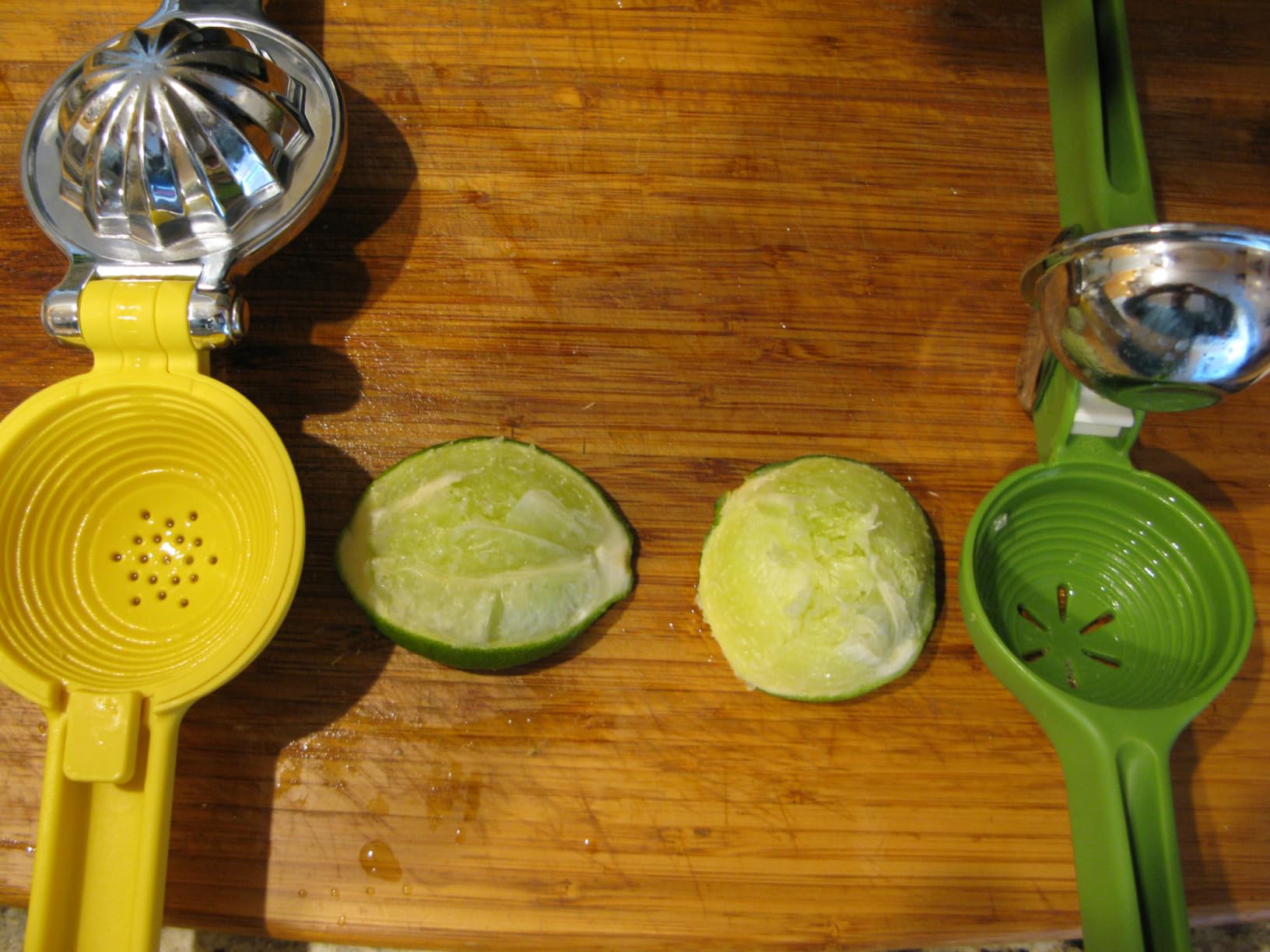 KitchenAid Citrus Juice Press Squeezer for Lemons and Limes with Seed Catcher and Pour Spout, Lemon, 8 Inch customer photo 2