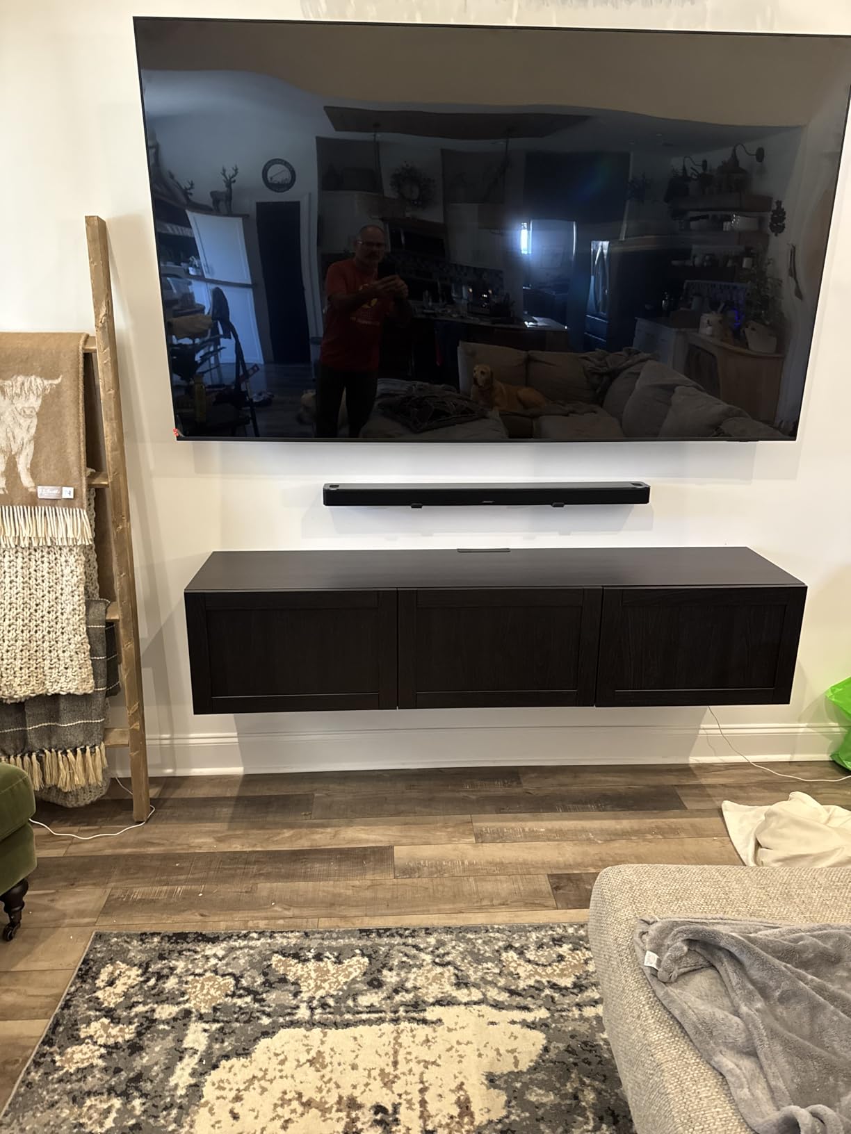 ECHOGEAR Soundbar Wall Mount Bracket - Works with All Soundbars Including Samsung, Vizio, LG customer photo 2