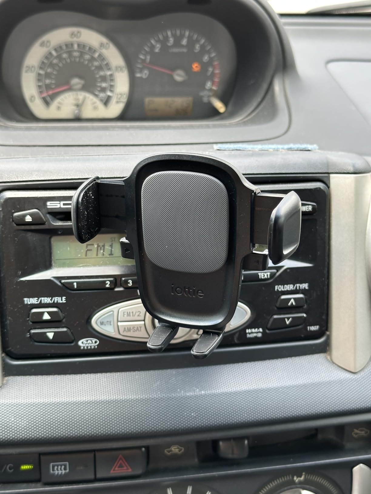 iOttie Easy One Touch Signature CD Slot Mount customer photo 2