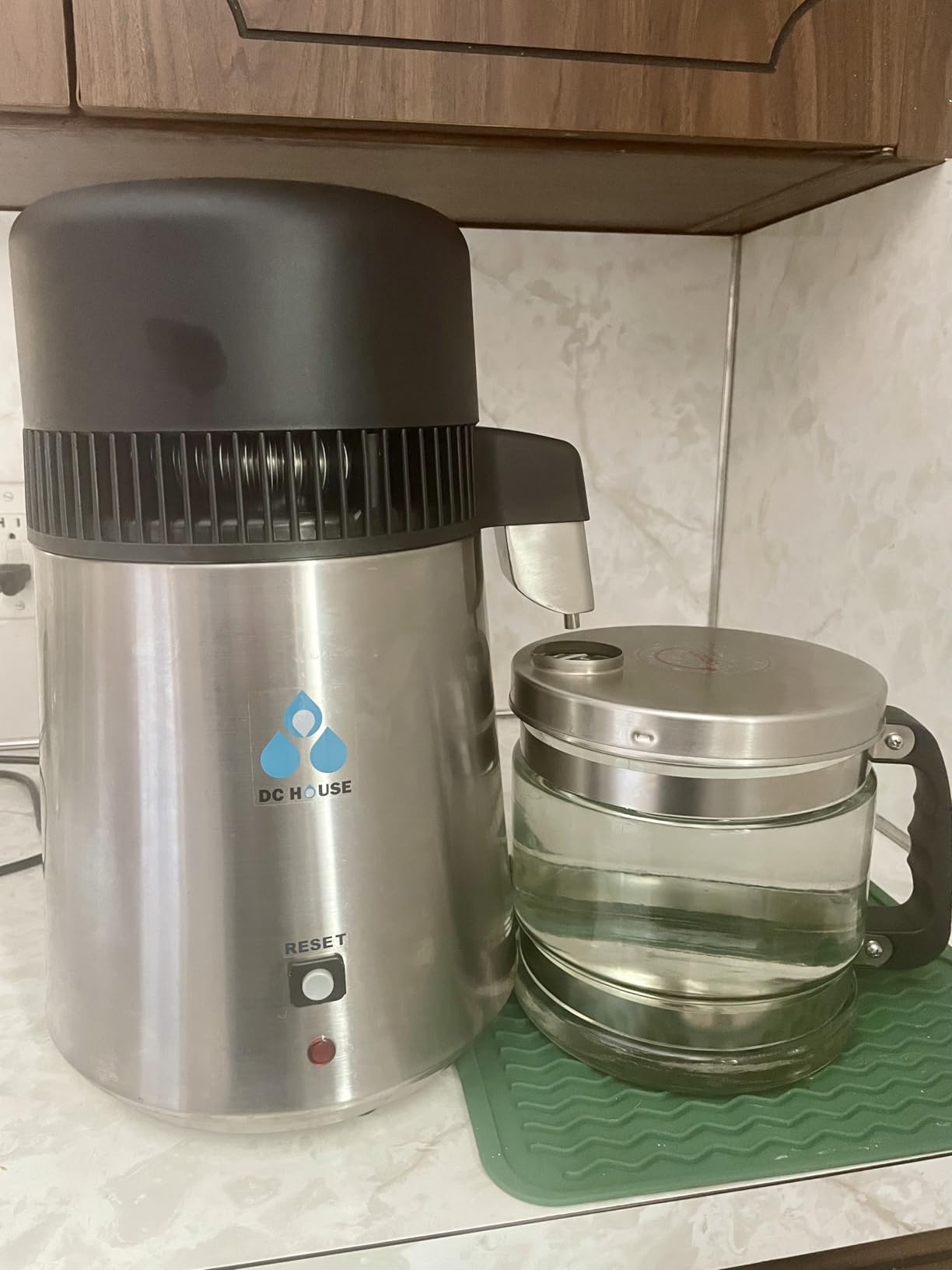 DC HOUSE 1 Gallon Water Distiller Machine, 750W 4L Pure Distilled Water Maker Machine for Home Countertop Table Desktop, Drinking Purifier for Home Kitchen CPAP Humidifiers with Plastic Container customer photo 1