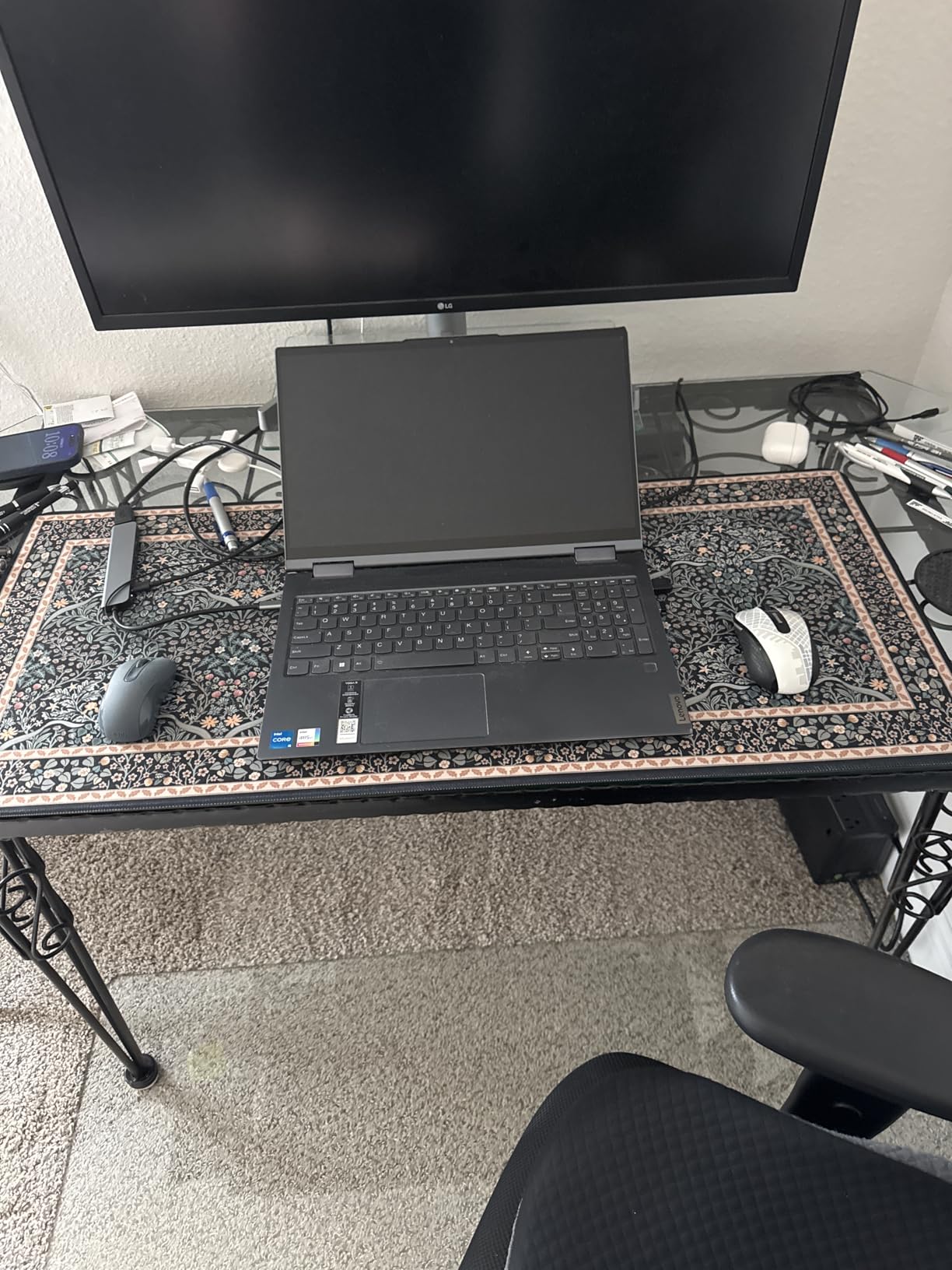 iCasso Desk Mat, Big Desk Pad, XXL Extended Gaming Mouse Pad, Large Mouse Pad for Desk Protector, Rubber Base Mousepad with Stitched Edges, Keyboard Mouse Mat for Work, Game, Office, Home - Weeds customer photo 1