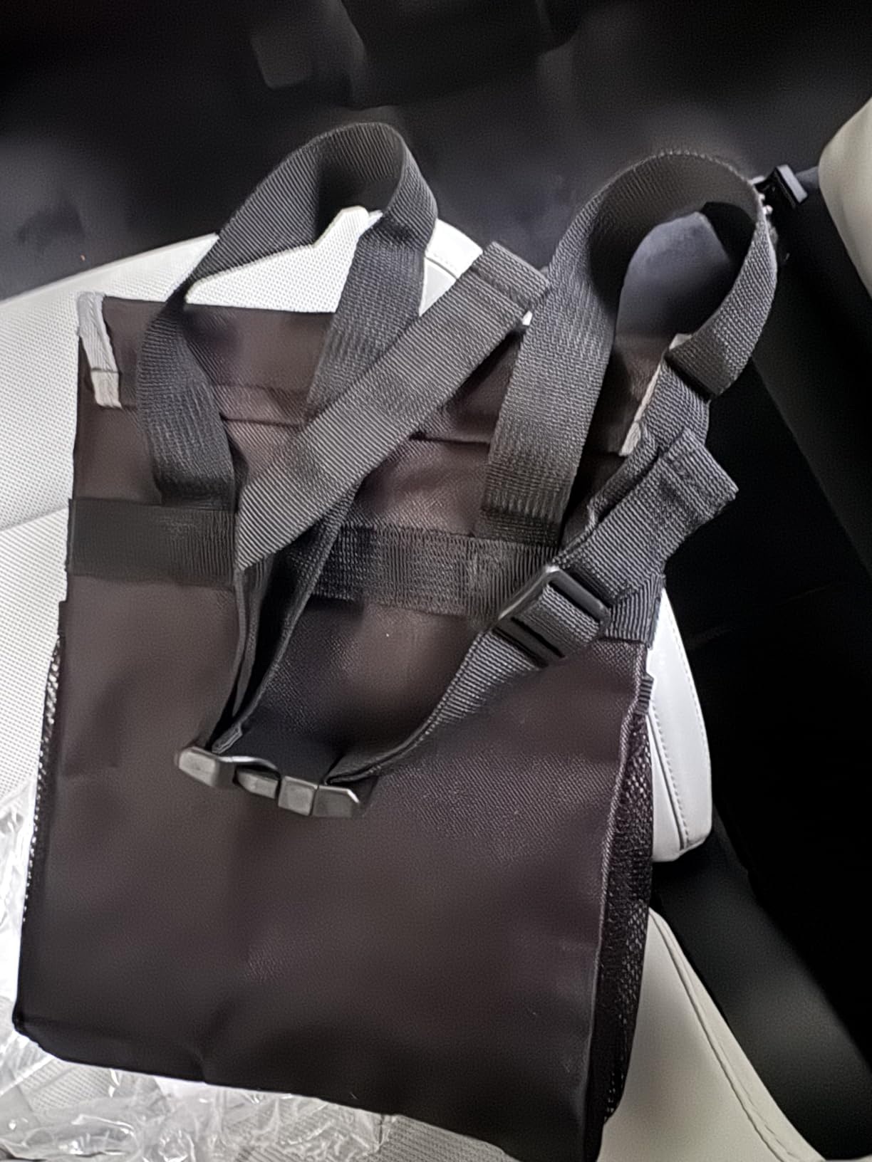 Farasla All-in-One Car Trash Can, Garbage Bag for Car with Removable Leakproof Interior Liner, Adjustable Tissue Holder & Straps(Black) customer photo 2