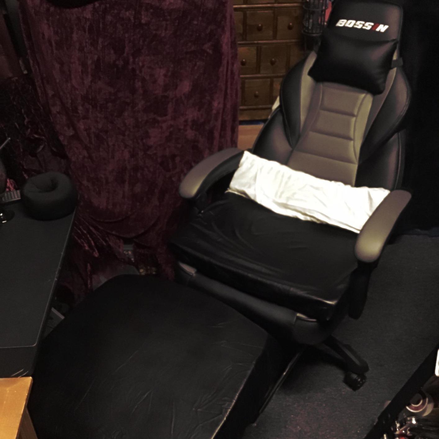 BOSSIN Big and Tall Gaming Chair with Footrest and Massage, 400lb Weight Capacity, Ergonomic Heavy Duty Chair with Large Size Seat and High Back customer photo 1