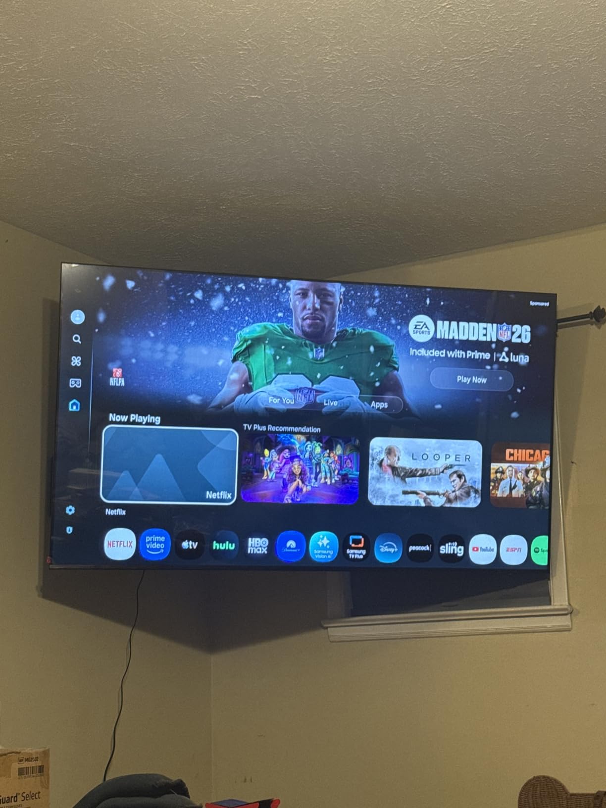 PERLESMITH Long Arm TV Wall Mount Full Motion for 37-75 inch TVs, Corner TV Mount Bracket with 27.36-inch Articulating Long Extension Arm, Swivel&Tilt, Max VESA 600x400mm up to 110lbs, 16