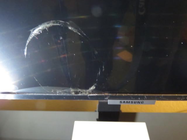 Samsung Business QE65T 65-inch 4K UHD 3840x2160 LED Commercial Signage Display, HDMI, USB, Speakers, 3-Yr Wrnty, 16/7 Operation, 300 nit (LH65QETEPGCXGO), Black customer photo 1