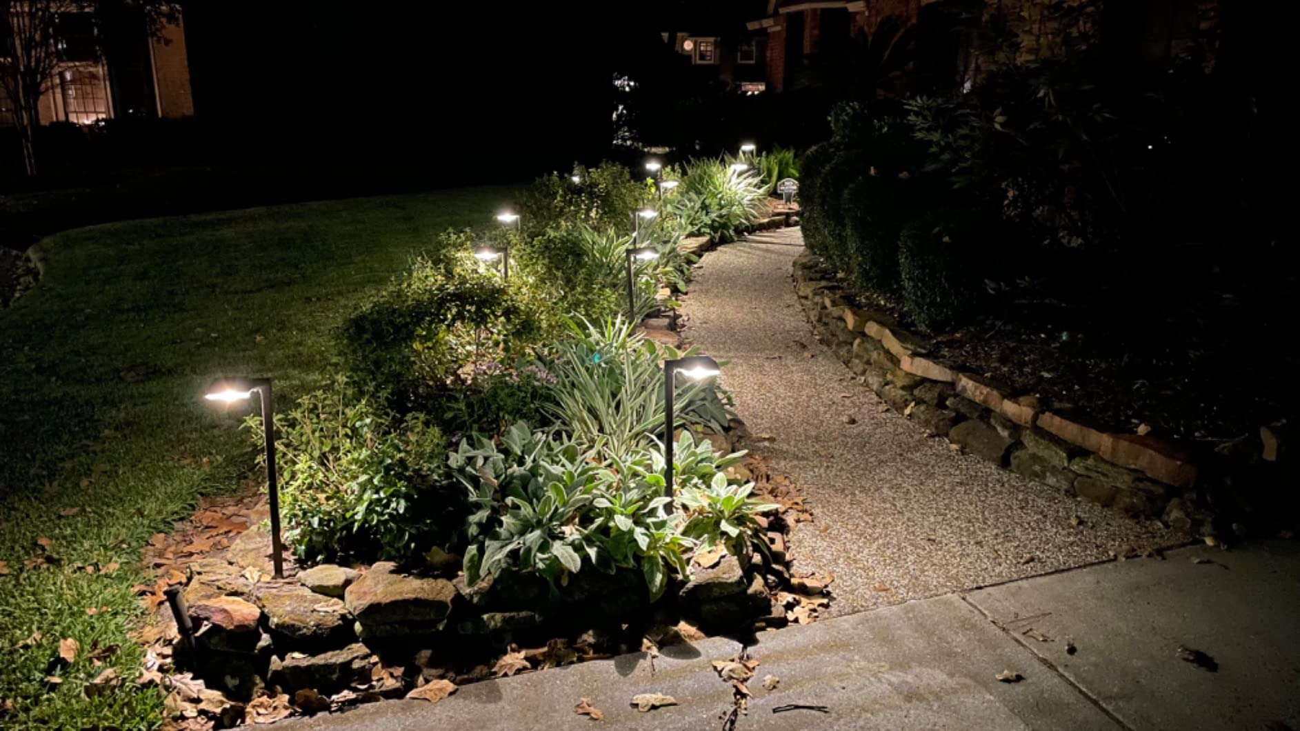Bobcat Solar Pathway Lights Outdoor Super Bright 300 lumens with 2-in-1 Warm White and Daylight Color Modes (4 Pack) customer photo 1