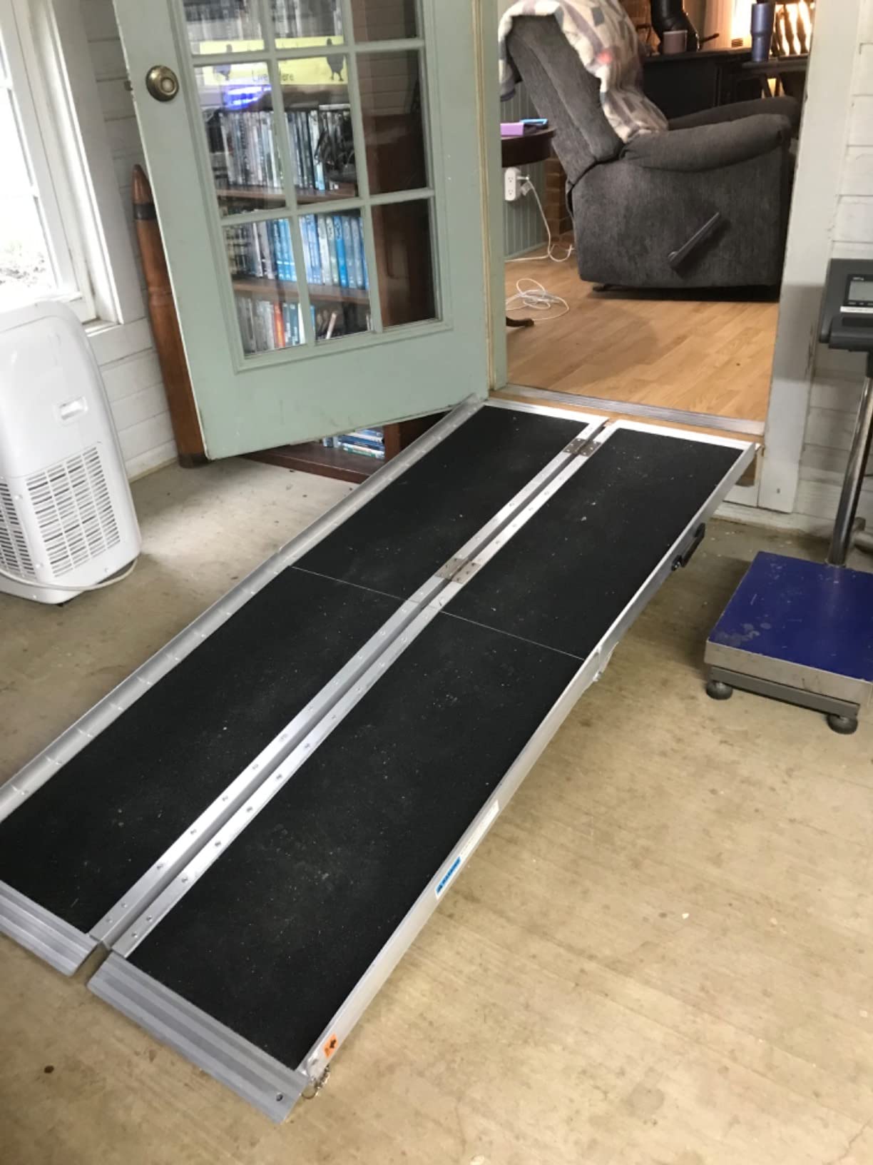 gardhom 5FT Ramp for Wheelchair for Home Steps, 800Lbs Load Capacity Anti-Slip Aluminum Portable Folding Handicap Ramp for Home Entrance Threshold Doorways Stairs Curbs Scooter customer photo 2