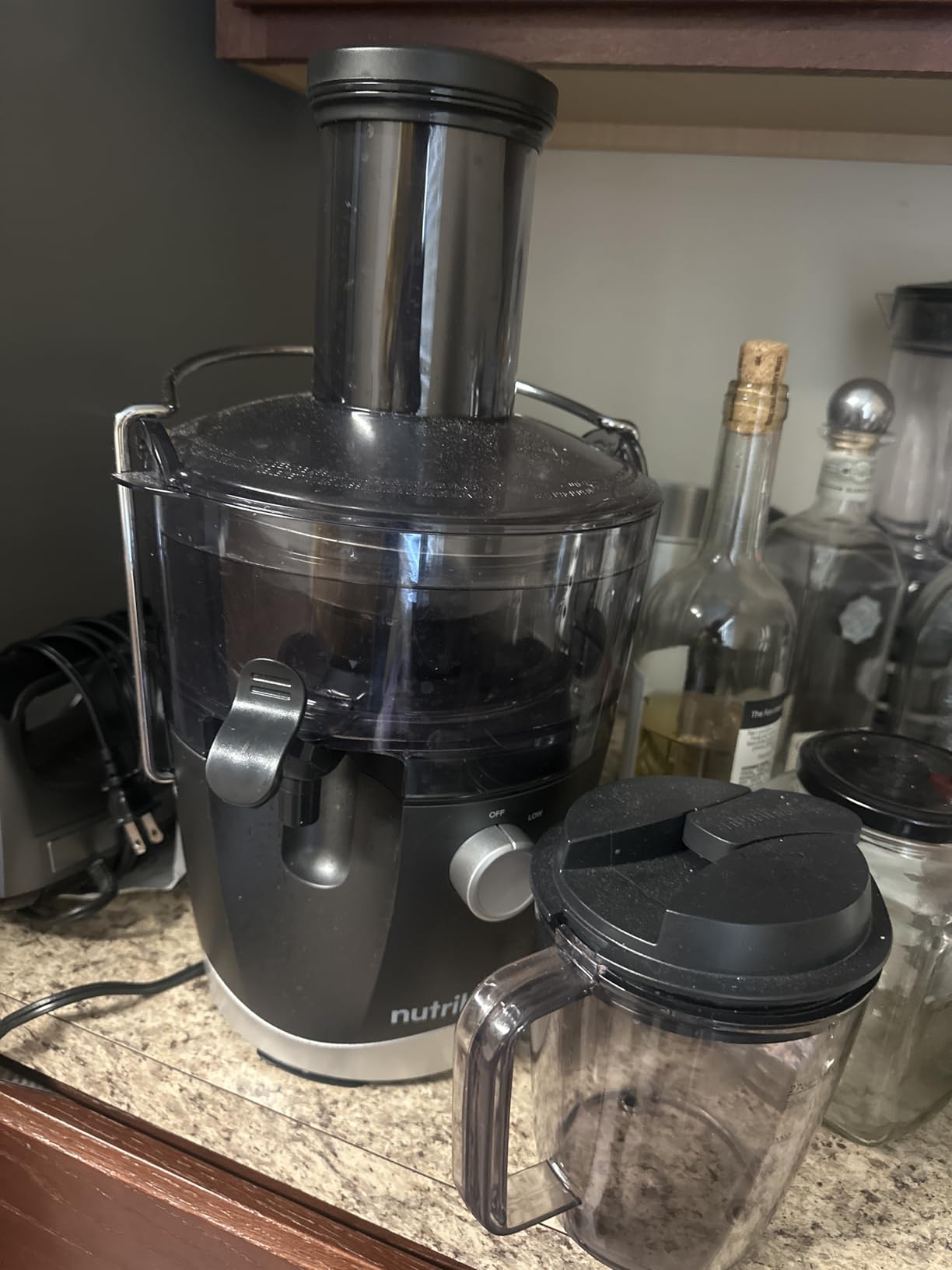 NutriBullet Juicer Centrifugal Juicer Machine for Fruit, Vegetables, and Food Prep, 27 Ounces/1.5 Liters, 800 Watts, Gray NBJ50100 customer photo 1
