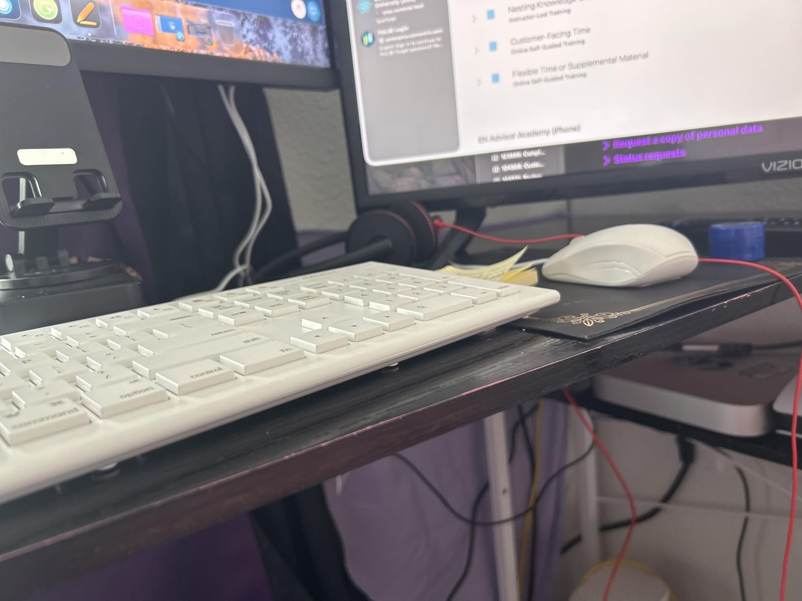 Highwings USB C to HDMI Adapter (4K@60Hz), USB Type C to HDMI Cable Adapter [High Speed, Thunderbolt 3/4 Ports], Compatible for iPhone 15/16 Pro/Max, MacBook Pro/Air, iPad, iMac and More customer photo 1