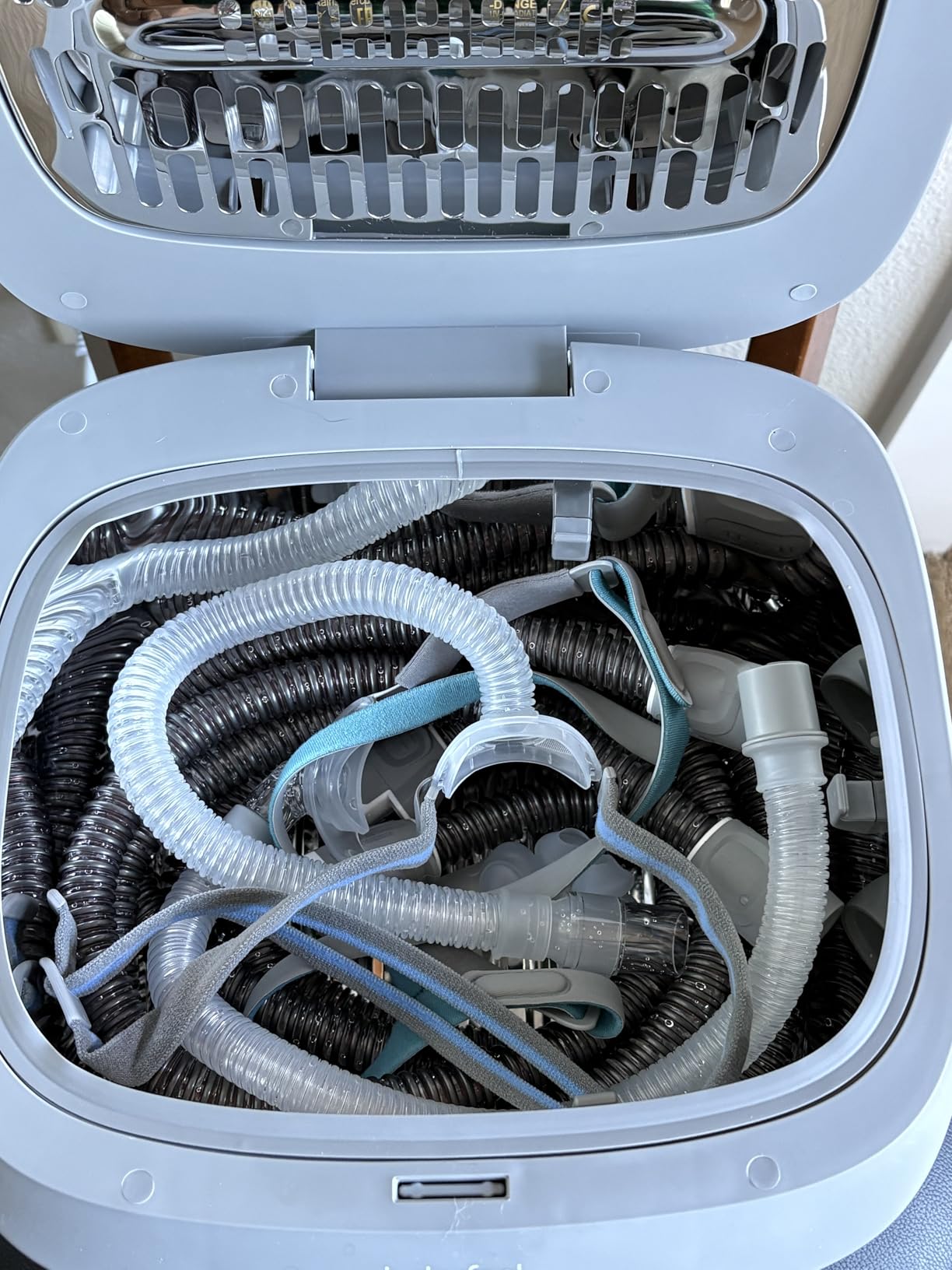 UV Light Sanitizer, UV Box Sanitizer, Conveniently Sanitizes in Minutes, Large Capacity, No Cleaning Required, Touch Control customer photo 1