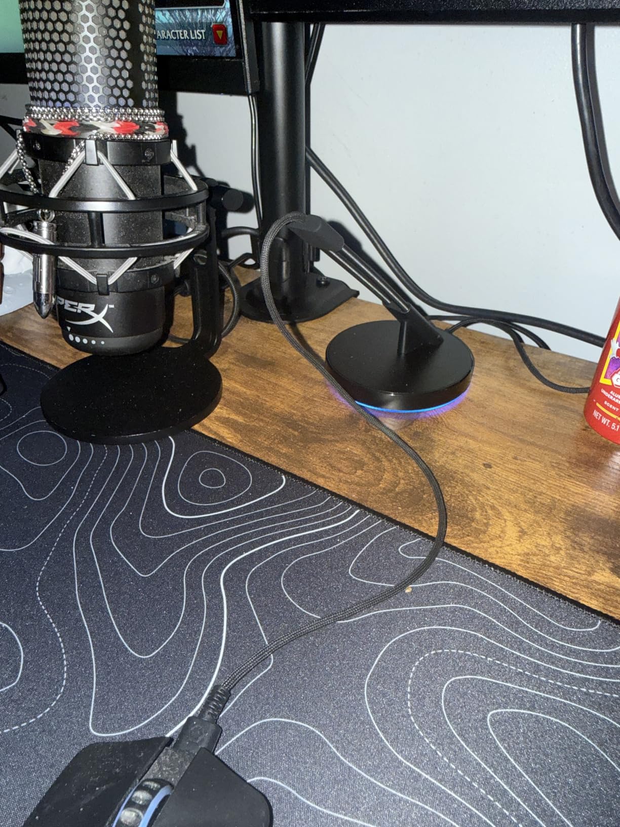 Razer Gaming Mouse Bungee V3 Chroma: Drag-Free Wired Mouse Support - for Esports-Level Performance - Weighted Base - Anti-Slip Feet - Classic Black customer photo 1