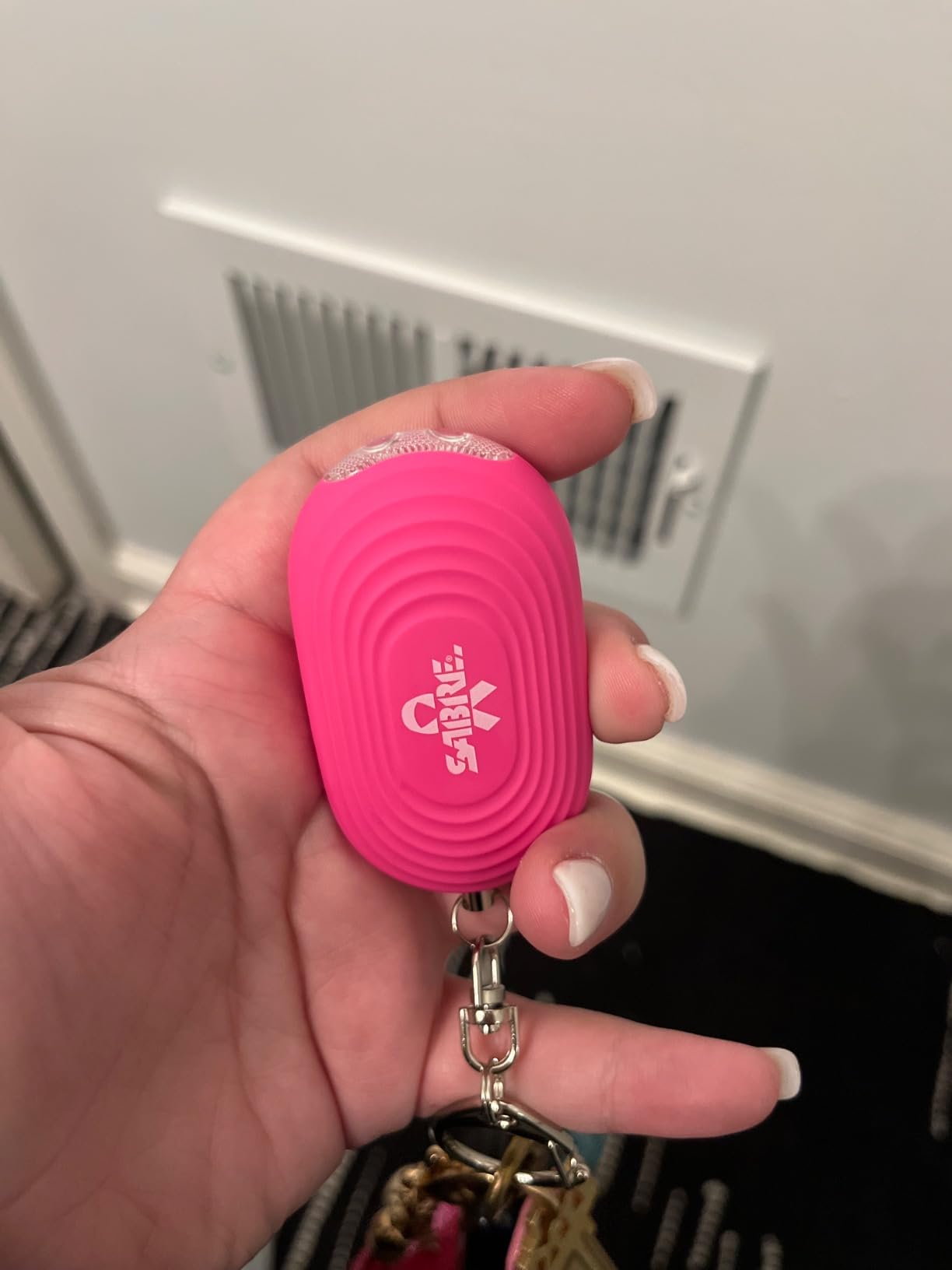 SABRE 2-in-1 Personal Alarm with LED Light, 130dB Personal Safety Siren, Snap Hook for Instant Access, 1,250 Foot Range customer photo 2