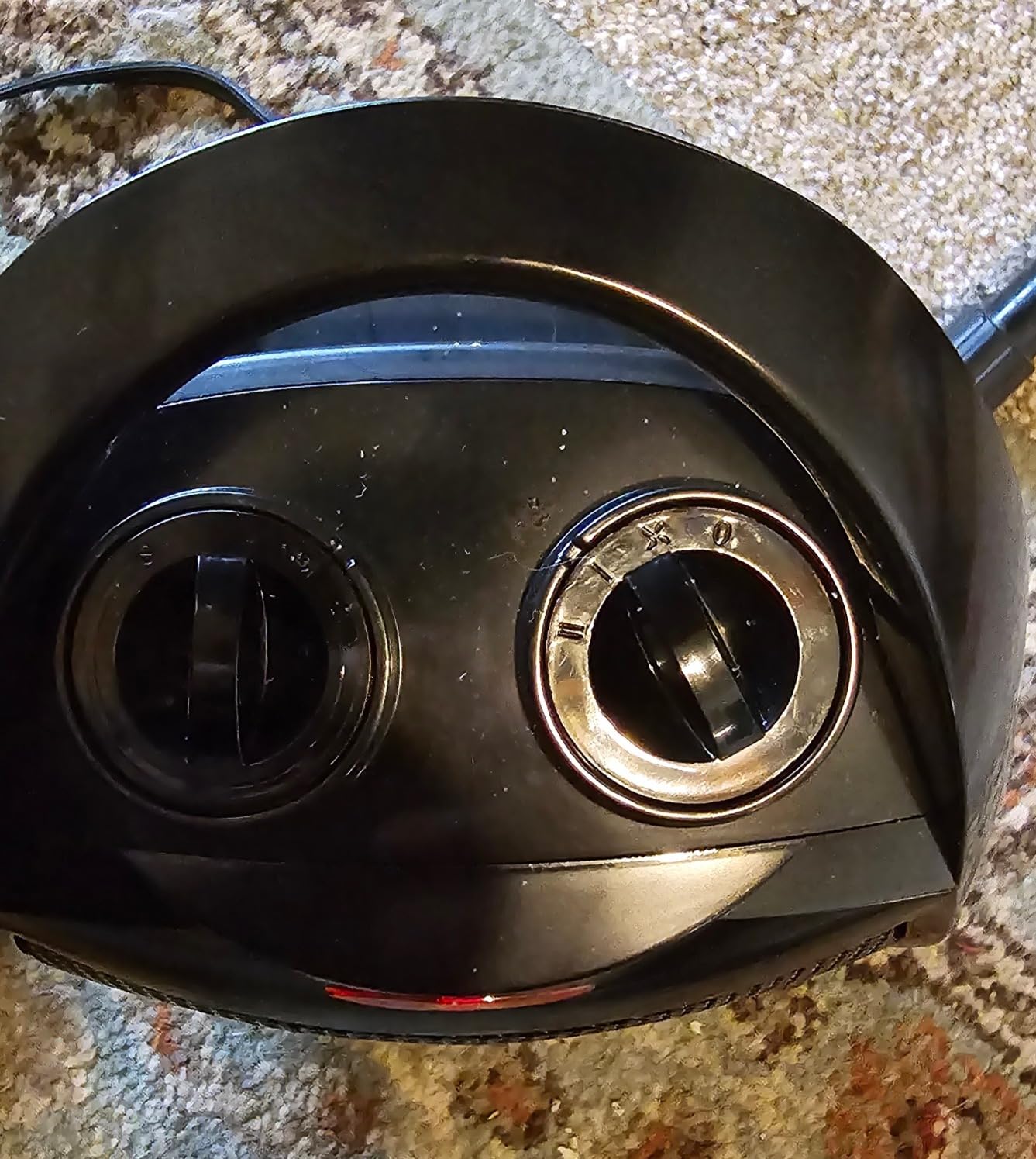 Kismile Small Electric Space Heater Ceramic Space Heater, Portable Heater Fan for Office with Adjustable Thermostat and Overheat Protection ETL Listed for Kitchen, 750W/1500W(Black) customer photo 2