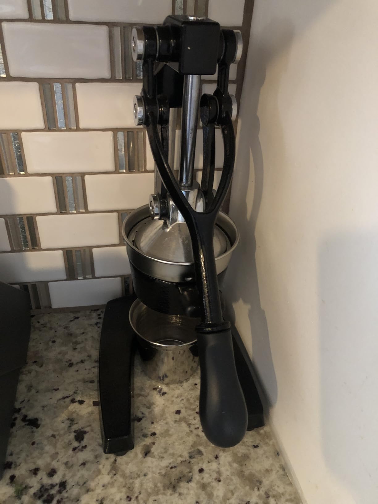 Eurolux Ultra-Premium Cast Iron Juicer | Extra-Large, Heavy Duty, Commercial Grade, Stainless Steel Manual Hand Press Citrus Squeezer For Fresh Orange Juice, Pomegranate, Lemon, and Much More (Black) customer photo 1