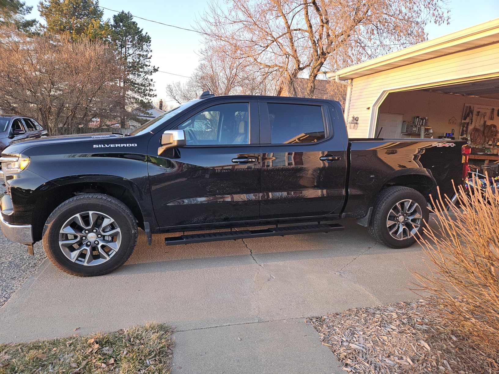 COMNOVA 6 Inches Running Boards& Steps Step Bars Compatible with 2019-2026 Chevy Silverado 1500, 2020-2026 Silverado/Sierra 2500HD 3500HD Crew Cab, A Pair Running Boards for Silverado Crew cab. customer photo 1