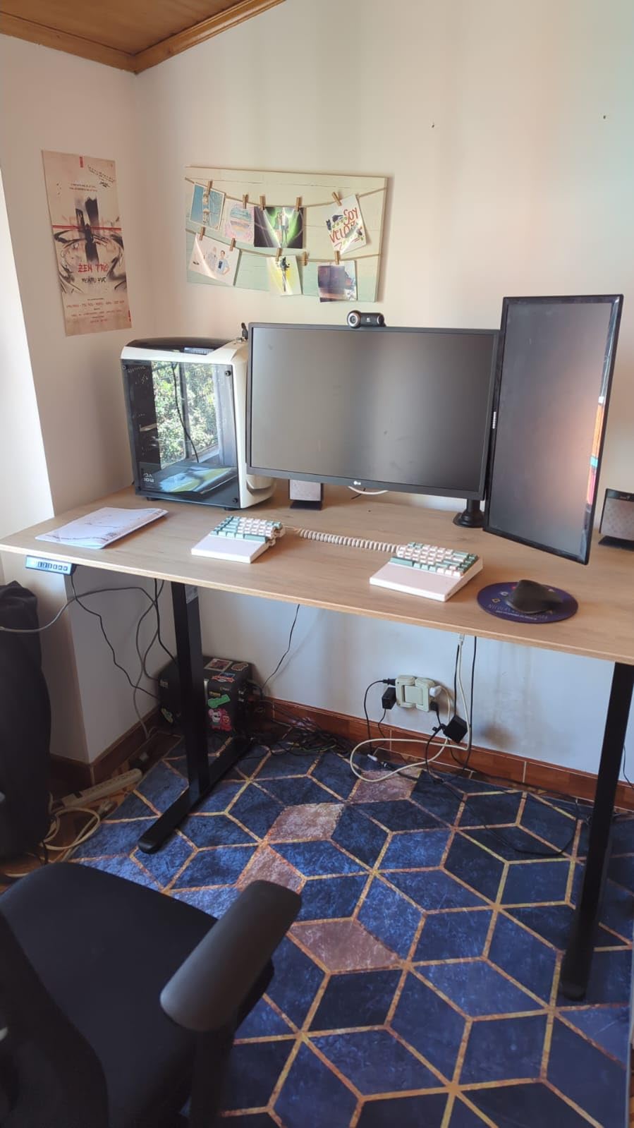 ErGear Electric Stand up Desk Frame, 4 Memory Height Settings Height Adjustable Table Legs, Sit Stand Desk Frame Up to 47.2in, Ergonomic Standing Desk Base Workstation, Black Frame Only customer photo 1