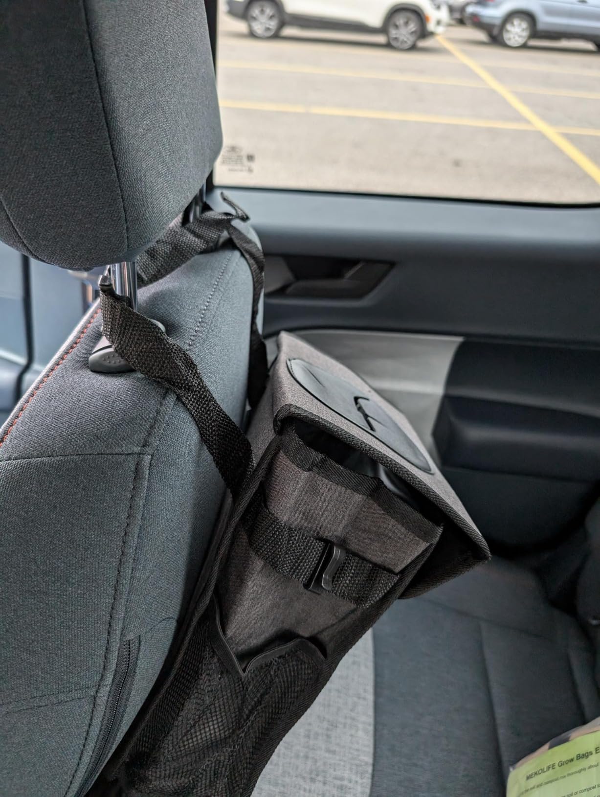 Femuar Leak Proof Car Trash Can with Lid - Waterproof Automotive Garbage Bin for SUVs, Collapsible and Portable Car Trash Bag, Black customer photo 1