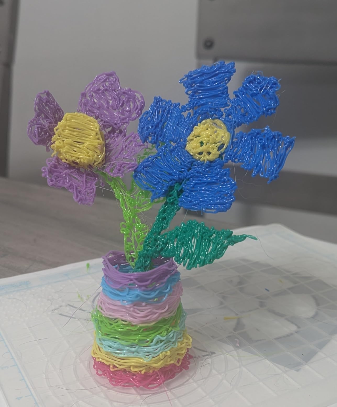 MYNT3D Pro 3D Pen + 10 Color PLA + DesignPad Mat Kit customer photo 2