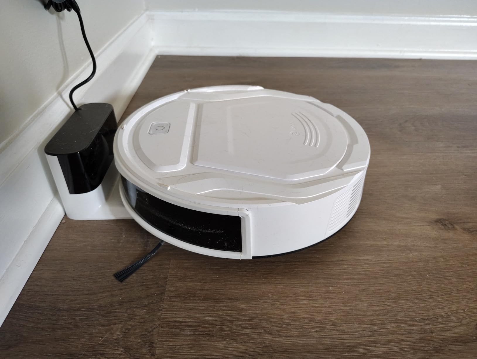 Lefant Robot Vacuum Cleaner, Strong Suction, 120 Mins Runtime, Slim, Low Noise, Automatic Self-Charging, Wi-Fi/App/Alexa Control, Ideal for Pet Hair Hard Floor and Daily Cleaning, M210 customer photo 2