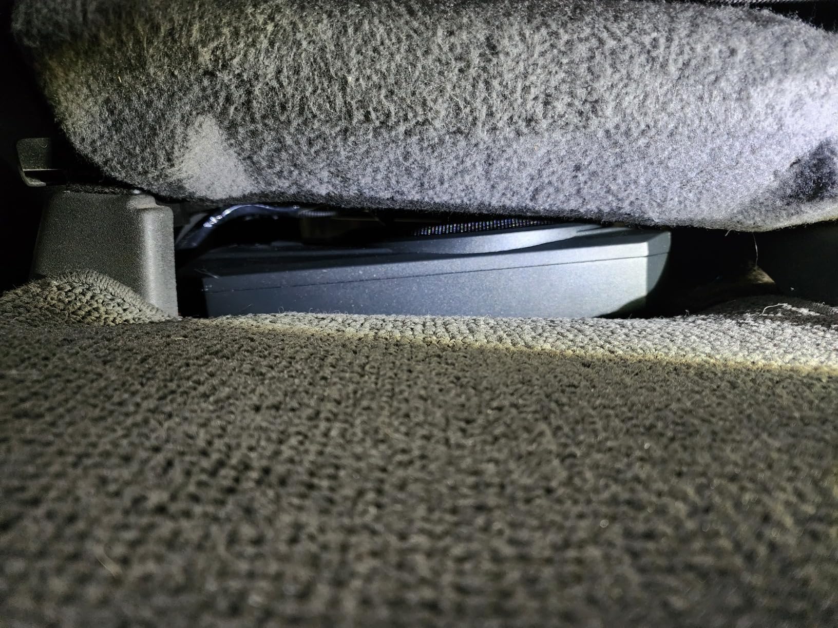 BOSS Audio Systems BASS10 10 Inch Powered Under Seat Car Subwoofer - 1000 Watts Max, Single 4 Ohm Voice Coil, Remote Subwoofer Control, Sold Individually customer photo 2