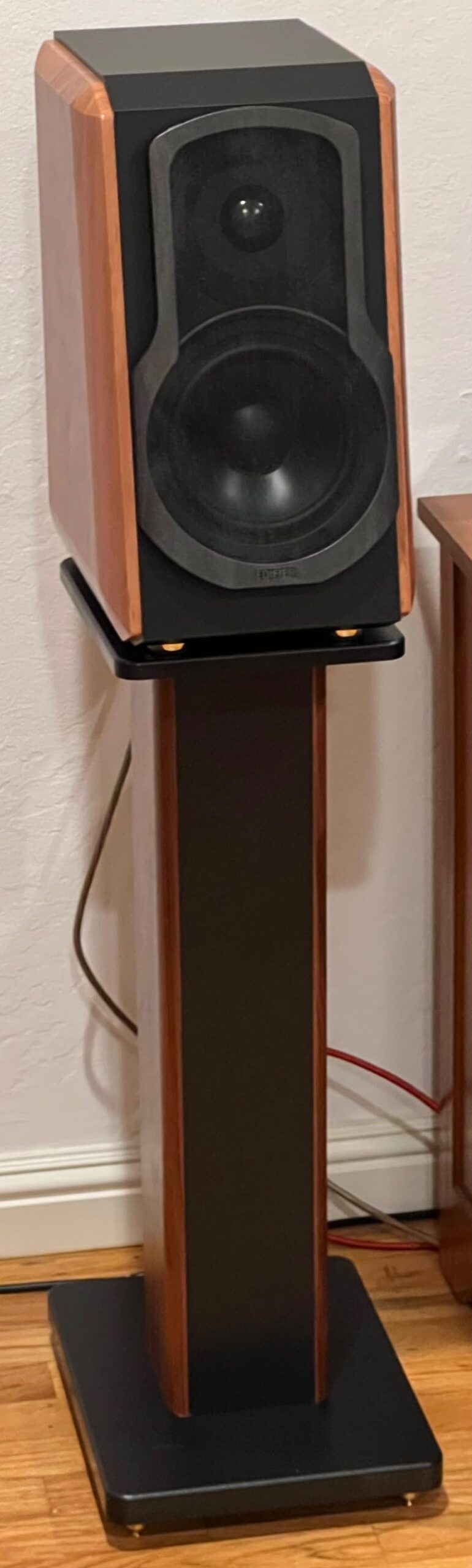 Wood Grain Speaker Stands 36 Inch Universal Floor Speaker Stand Pair Heavy Duty Hollowed Stands for Home Theater Speakers with Sand Filling Tuning Function - Pair customer photo 1