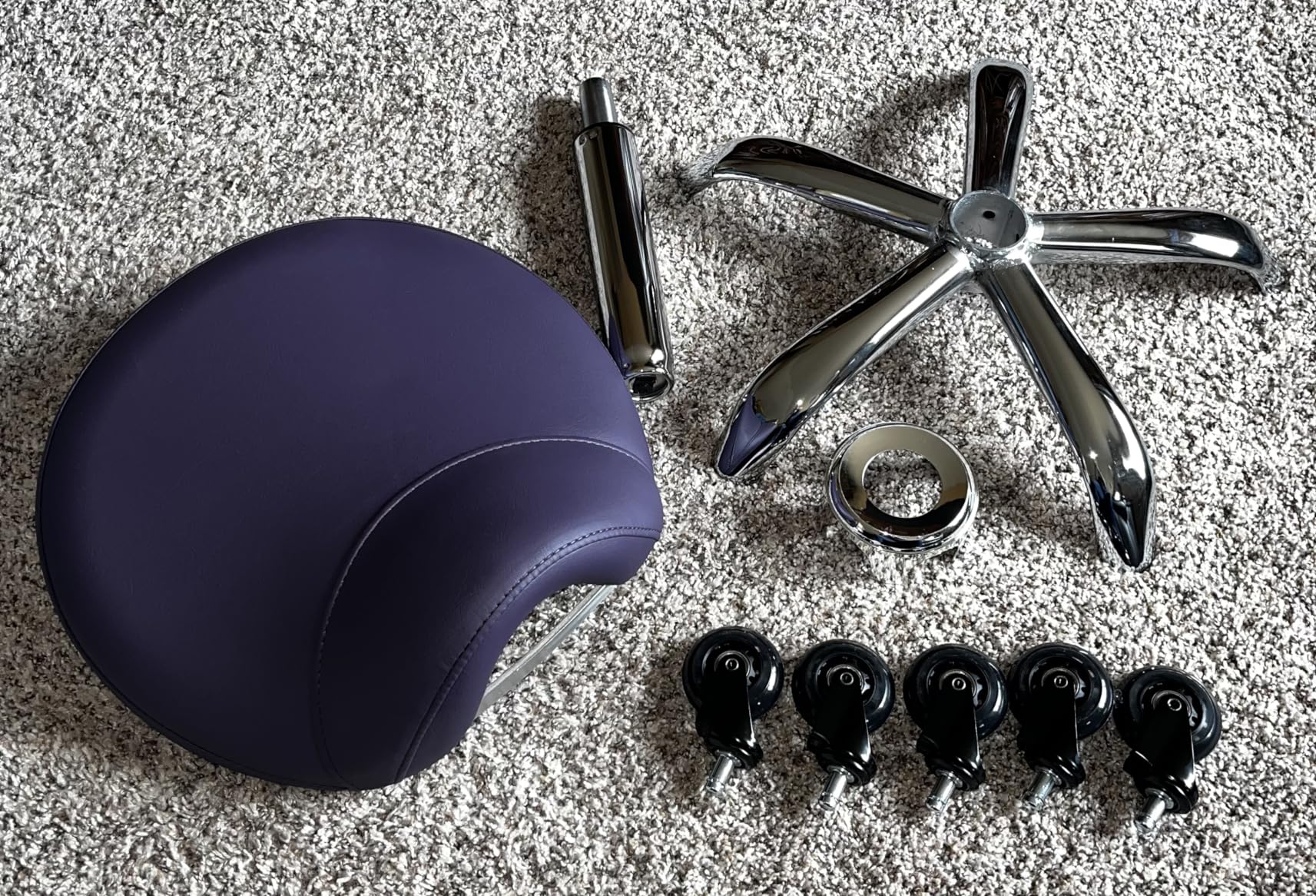 SALONFACTORY Saddle Stool with Wheels 300 lbs Weight Capacity, Heavy Duty Rolling Stool for Medical Massage Salon Kitchen Spa Drafting Nail-Tech, Height Adjustable, 360 Swivel, Wide Thick Seat Padding customer photo 2