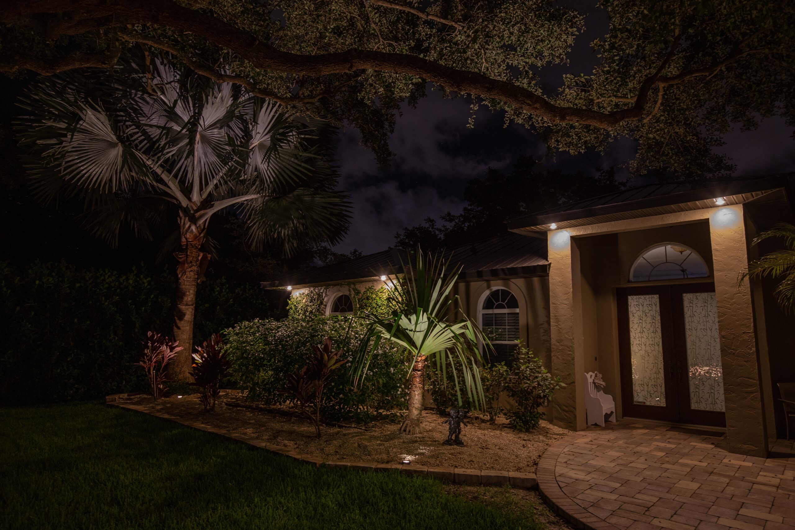 LEONLITE Dia. 4 Inch Well Lights Landscape LED In Ground, Grated Top, 3000K Warm White, 12-24V AC/DC CRI90 Low Voltage Garden Landscaping, Oil Rubbed Bronze Aluminum Housing, Pack of 6 customer photo 1