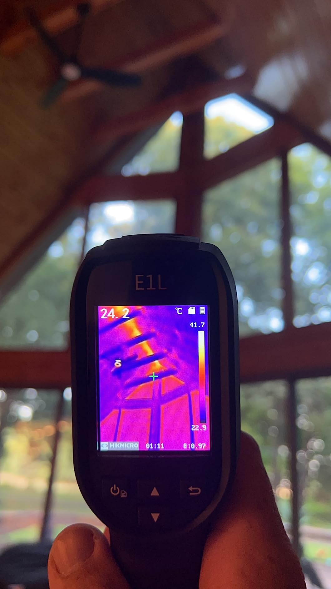 HIKMICRO E1L Thermal Imaging Camera with Laser Pointer, 240x320 Output, -4F to 1022F, 160x120 IR Resolution, 25Hz, <40mK, 350g Lightweight Handheld Thermal Imager with Professional PC Analysis customer photo 1