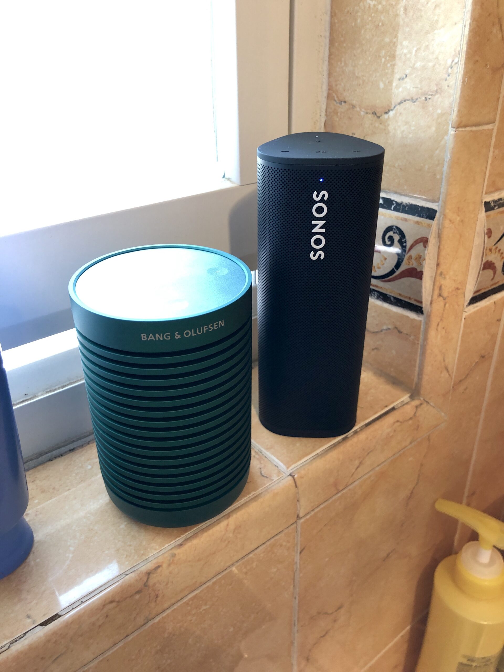 Bang & Olufsen Beosound Explore - Wireless Portable Outdoor Bluetooth Speaker, IP 67 Dustproof and Waterproof, Anthracite customer photo 1