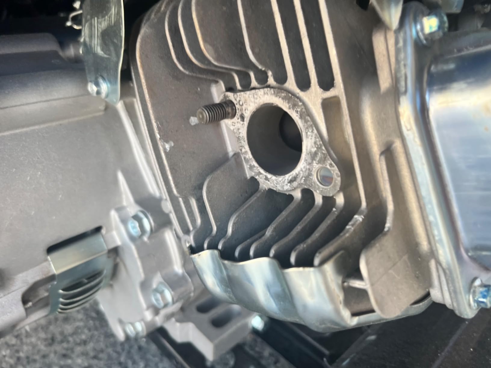 DuroMax XP13000HXT 13,000-Watt 500cc Tri Fuel Gas Propane Natural Gas Portable Generator with CO Alert customer photo 2