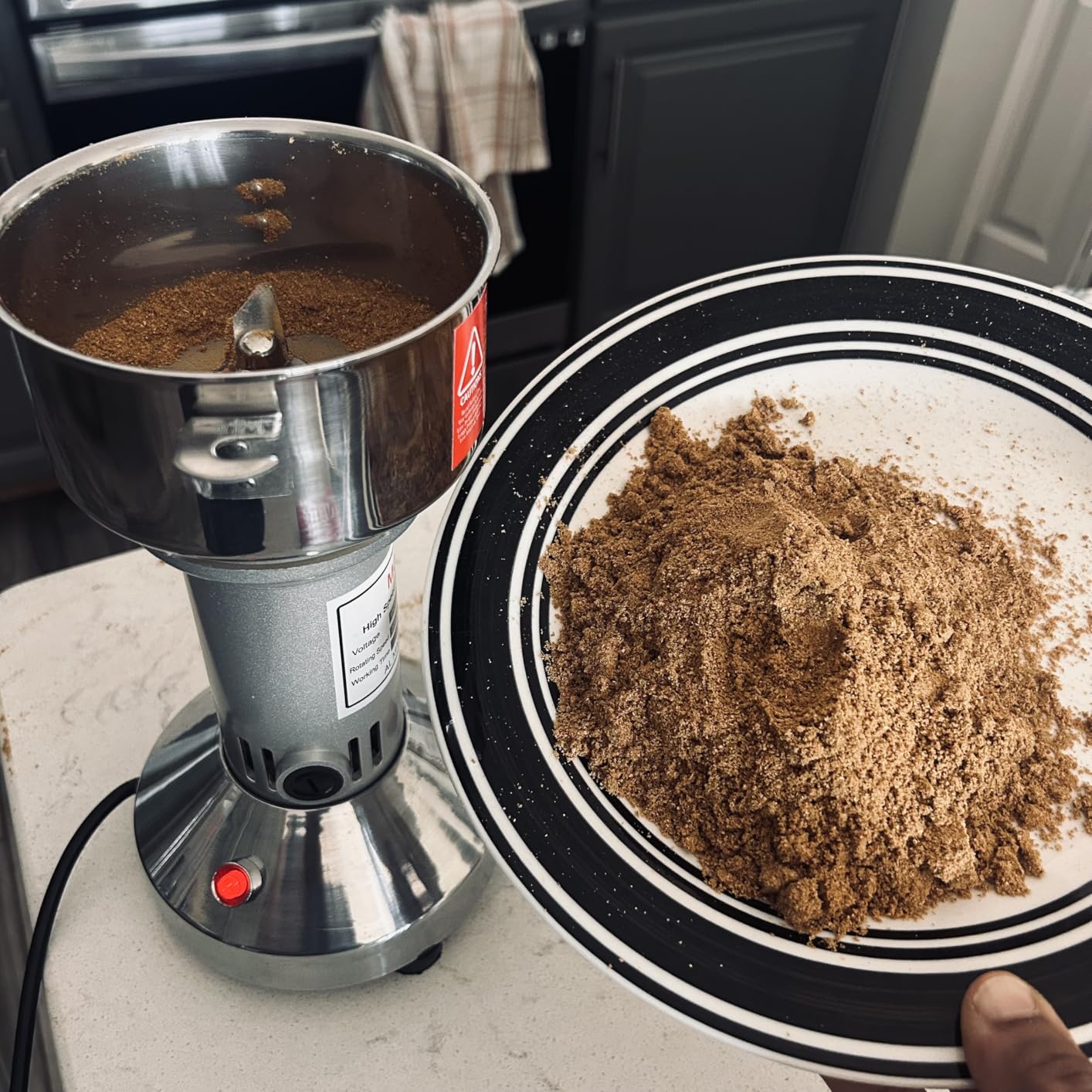 Grain Mill 150g High Speed Food Electric Stainless Steel Grinder Mill Seeds Flour Nut Pill Wheat Corn Herbs Spices & Seasonings Grinder Dry Grain Powder Machine customer photo 1