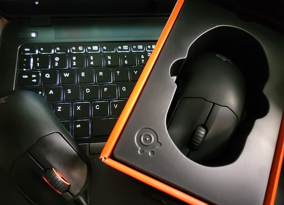 SteelSeries Esports FPS Gaming Mouse - Ultra Lightweight 69g - Prime Edition - 5 Programmable Buttons - 18K CPI TrueMove Pro Sensor - Magnetic Optical Switches - Customization - RGB Lighting - PC/Mac customer photo 2