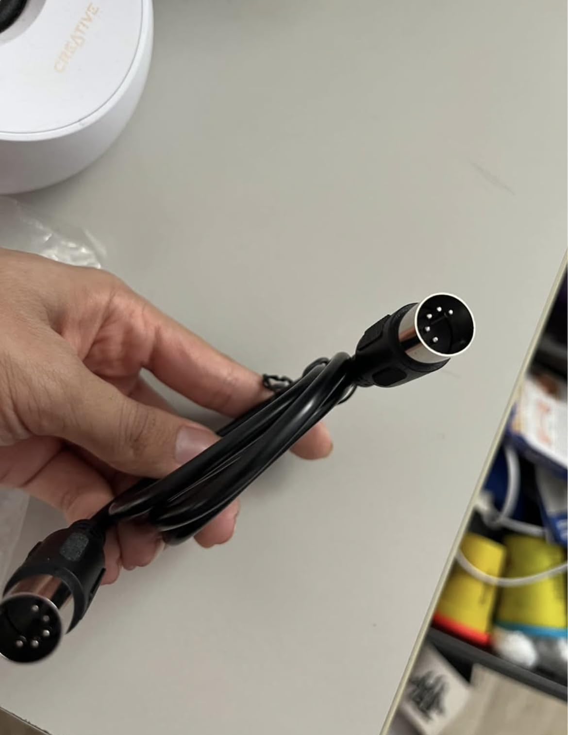 Mellbree MIDI Cable, 2-Pack 3-Feet Male to Male 5-Pin MIDI Cable Compatible with MIDI Keyboard, Keyboard Synth, Rack Synth, Sampler, External Sound Card, Sound Source and Other Music Gear customer photo 2