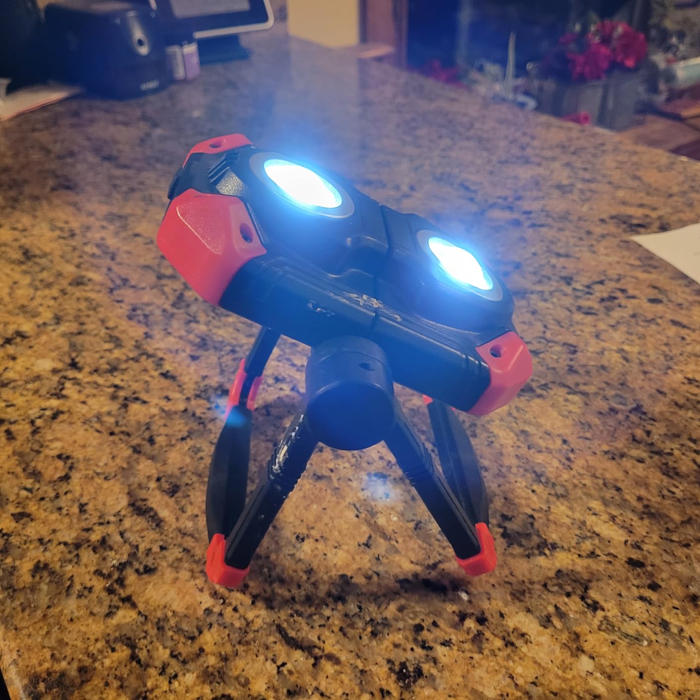 Yzoni 2 Pack LED Work Light Rechargeable, 2 COB 2500LM Folding Portable Flood Light with Magnetic Base and 360° Rotation Stand, Spotlights for Camping Car Repairing Emergency Job Site Lighting customer photo 2