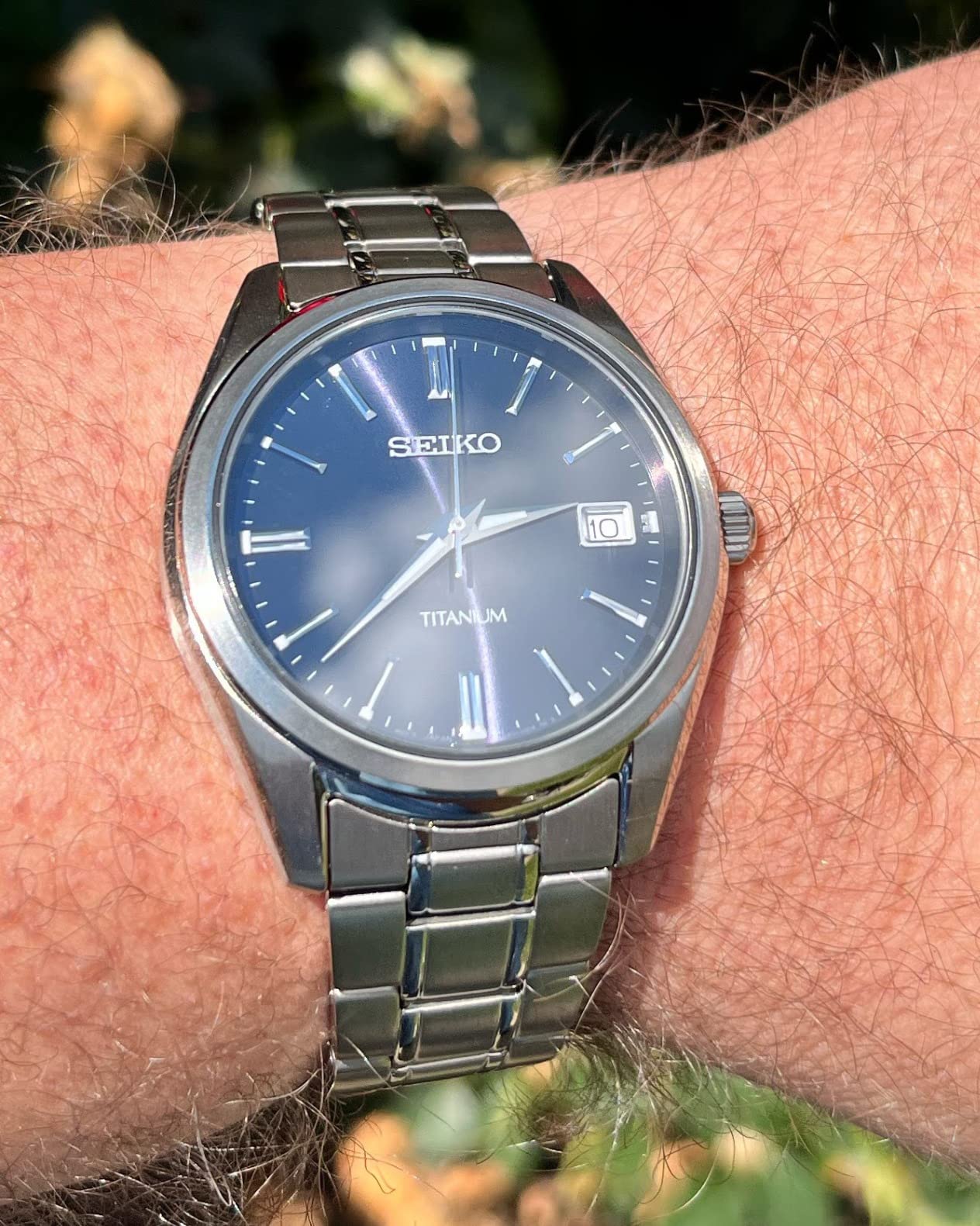 Seiko SUR373 Watch for Men - Essentials - Blue Dial with Sunray Finish, Date Calendar, Titanium Case & Bracelet, Sapphire Crystal, and 100m Water Resistant customer photo 2