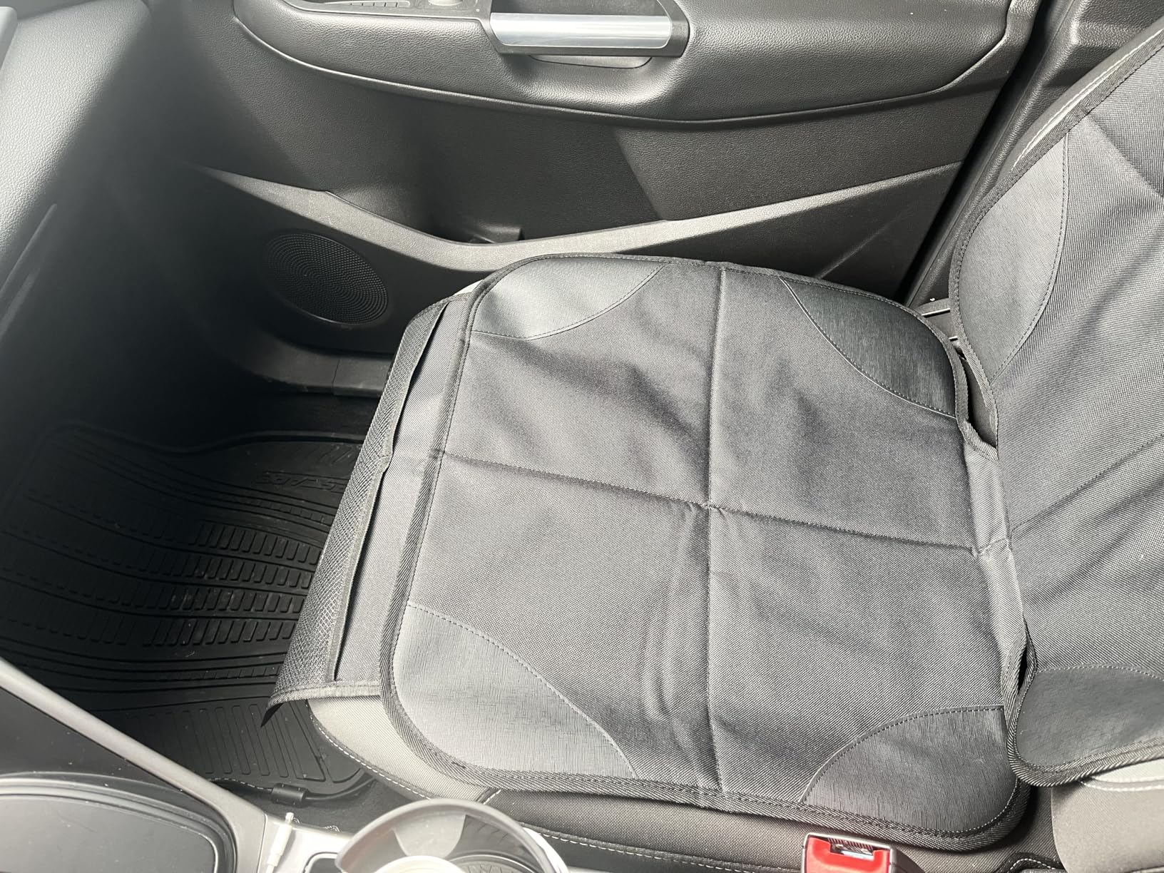 Meolsaek Car Seat Protector for Child Car Seat, Durable 600D Fabric Waterproof Car Seat Cover with Thick Pad Non-Slip Backing, No Imprints (Black 1pc) customer photo 2