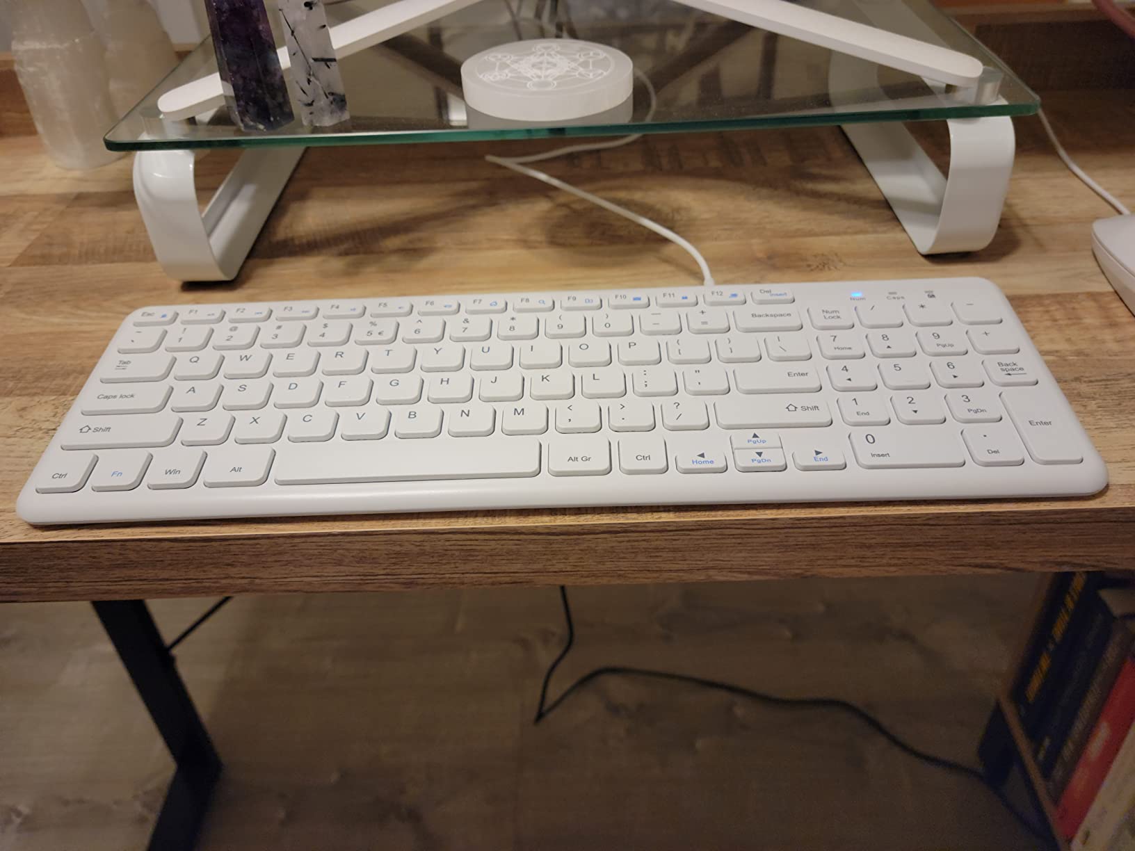 Perixx PERIBOARD-213W Wired Quiet USB Scissor Keyboard - 14.45x4.76x0.70 Inches - Compact Design with Number Pad - White - US English customer photo 1