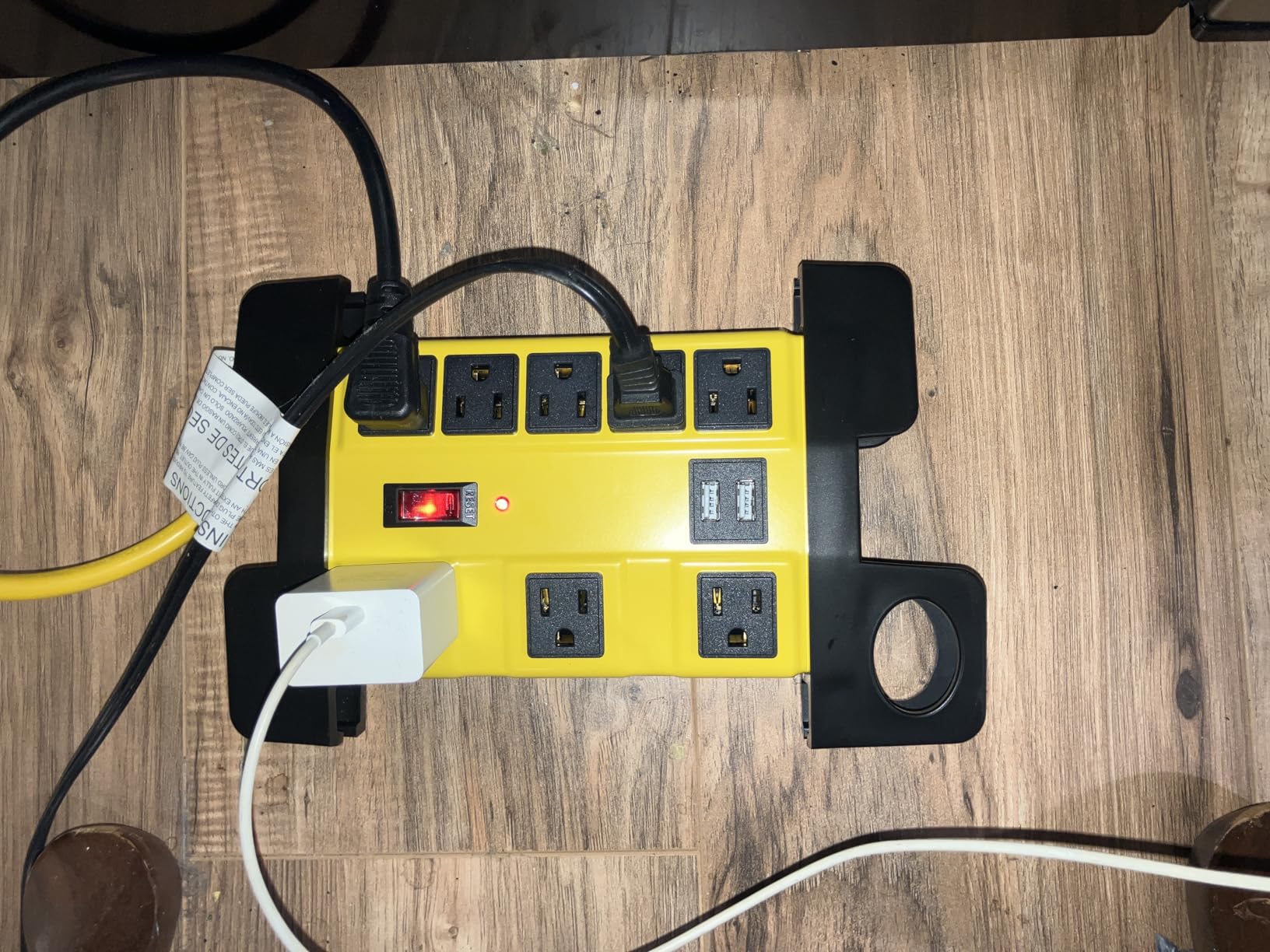 Heavy Duty Power Strip with USB, Workshop 8 Outlet Surge Protector 2700 Joules, Industrial Metal 15Amp Power Strip, 6FT Extension Cord and Wide Spaced. Yellow customer photo 2