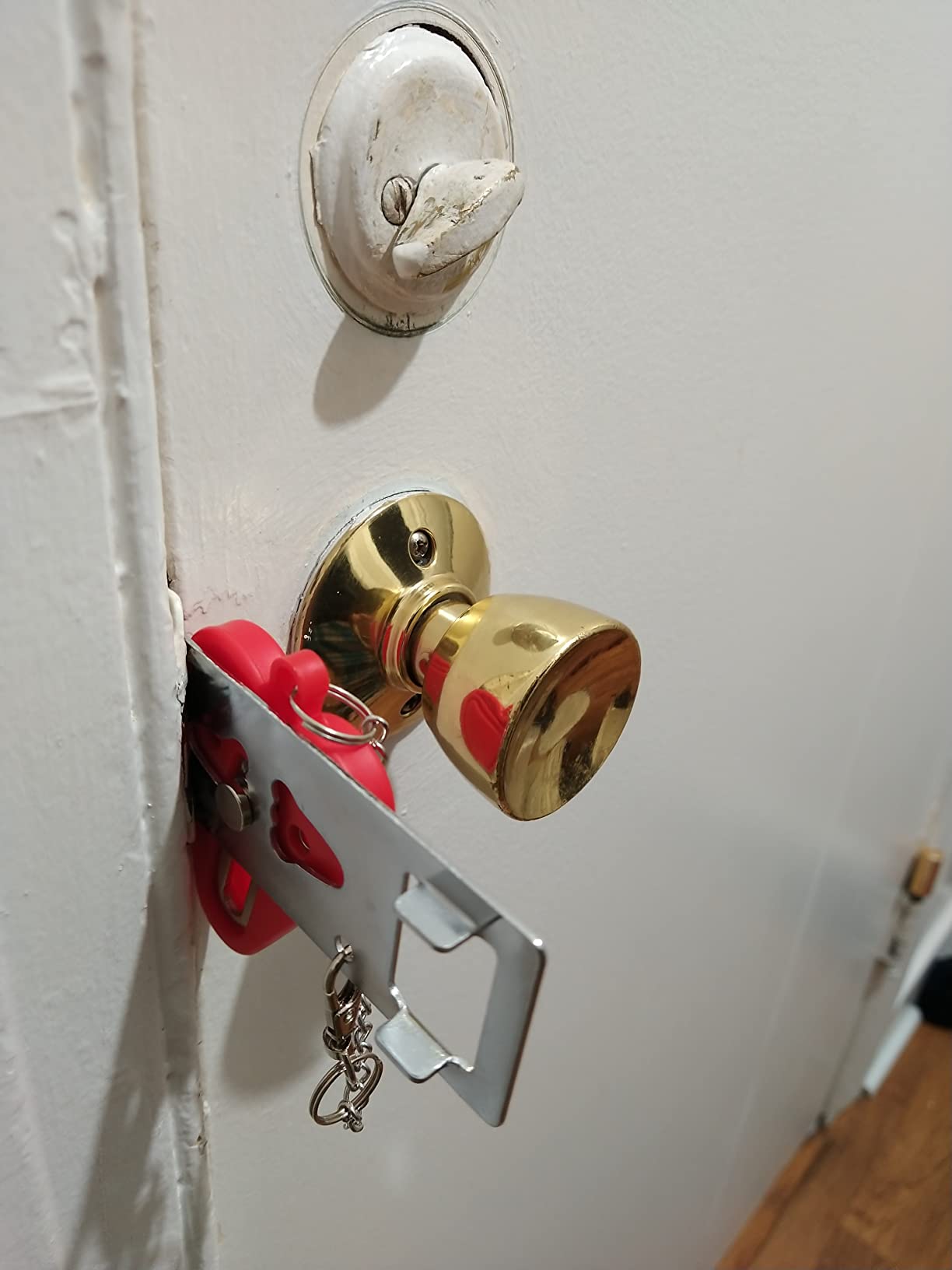 Portable Door Lock & Door Stop Alarm Set, Dual Protection Home Security Door Kit, Travel Hotel Lock Devices Pocket Self Defensey Tools for Traveling Hotel Home Apartment,Red customer photo 2