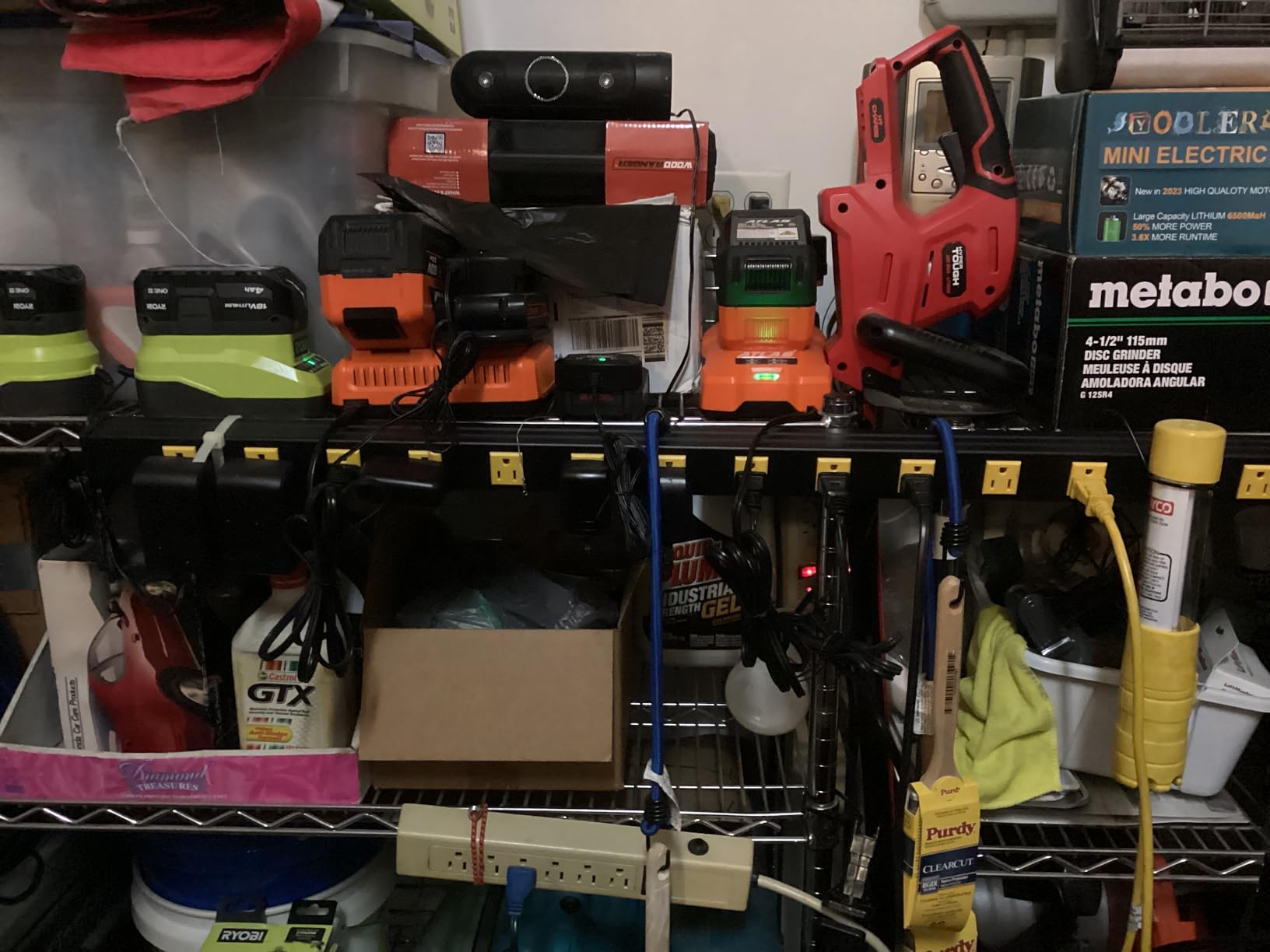 JUNNUJ Long Metal 16 Outlet Wide Spaced Garage Industrial Heavy Duty Power Strip with 6 FT Cord 15A, 125V, 1875W. Yellow customer photo 2