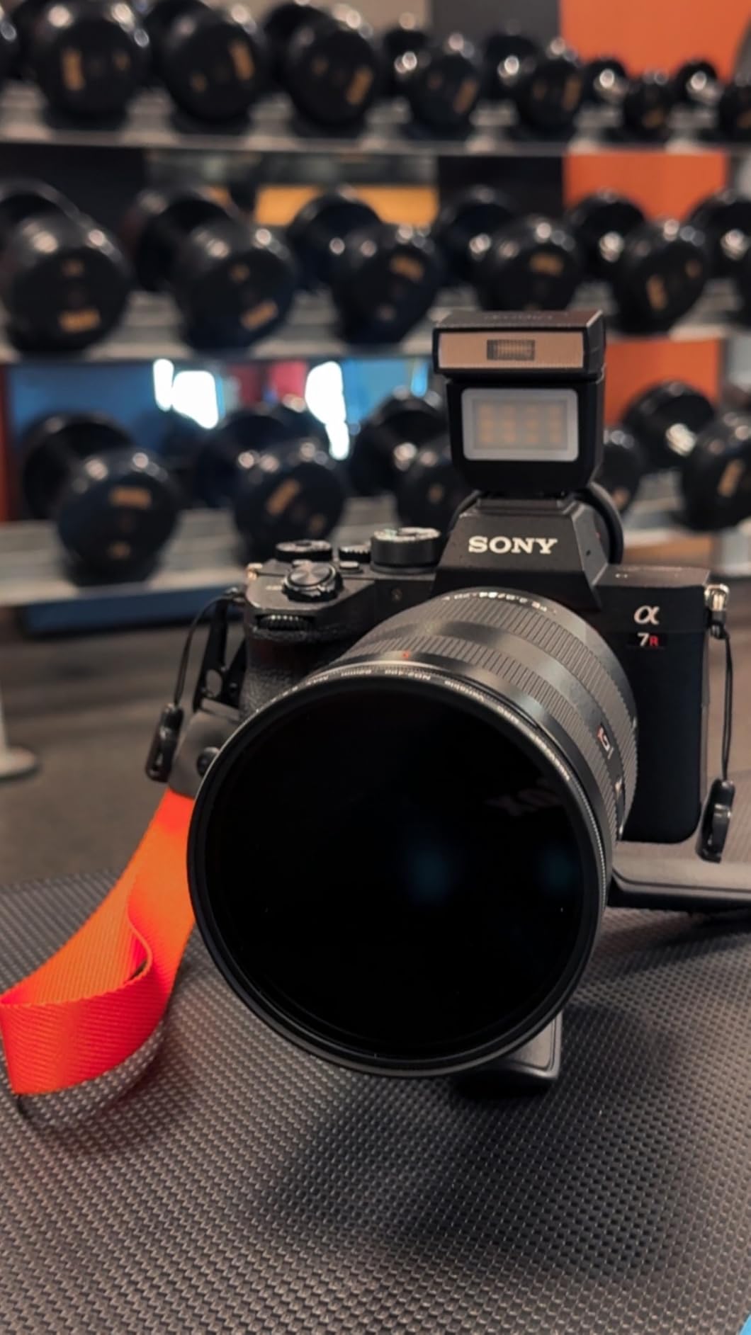 NEEWER 67mm Variable ND Filter ND2-ND400 (1-9 Stops), Neutral Density Filter, Multiple Coatings, Water and Scratch Resistant customer photo 1