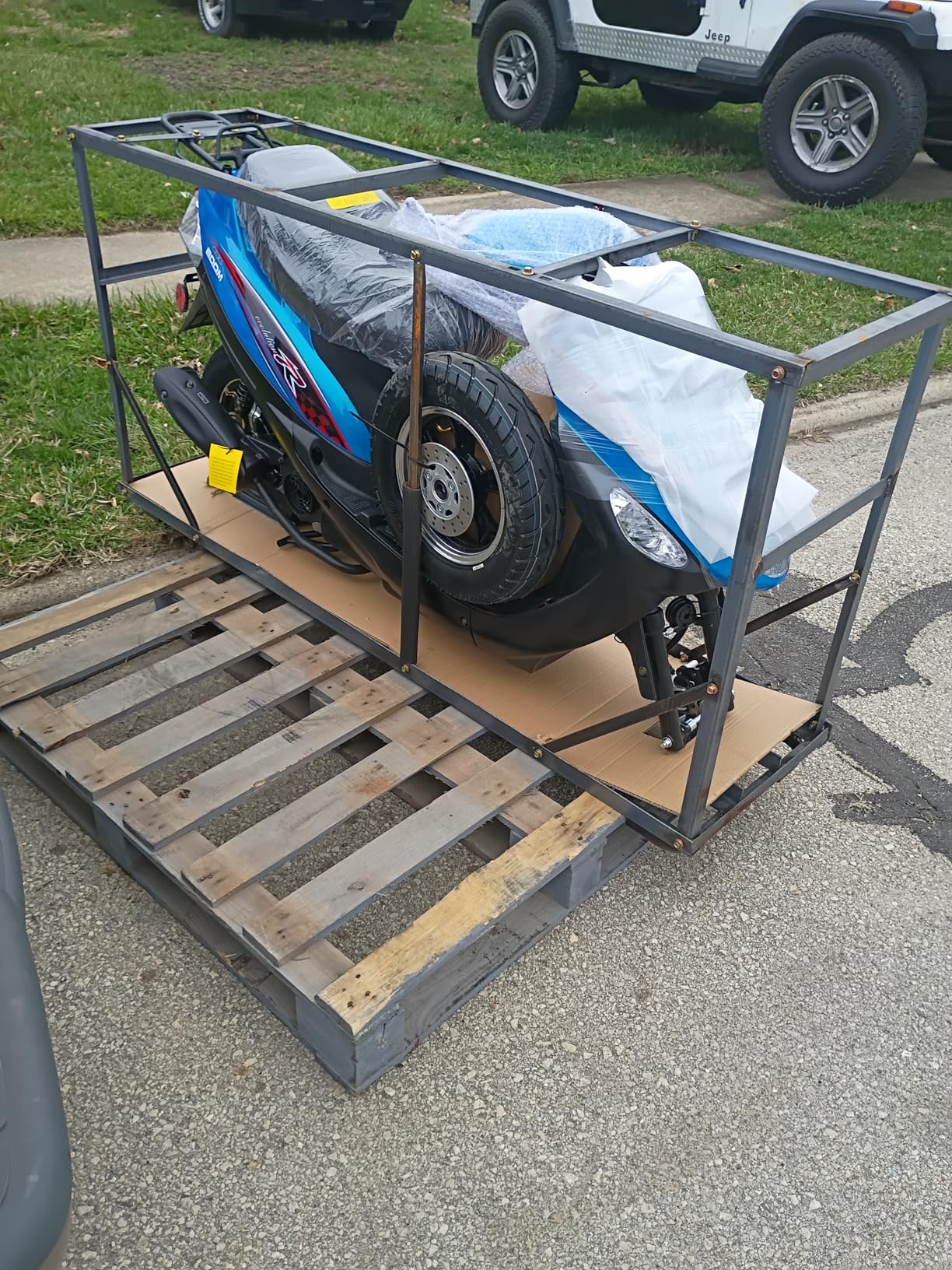 HHH 49cc/ 50cc Scooter Gas Fully Automatic Street Scooter Moped Vino 50 with Matching Trunk 50cc Moped for Adult (Black) customer photo 1