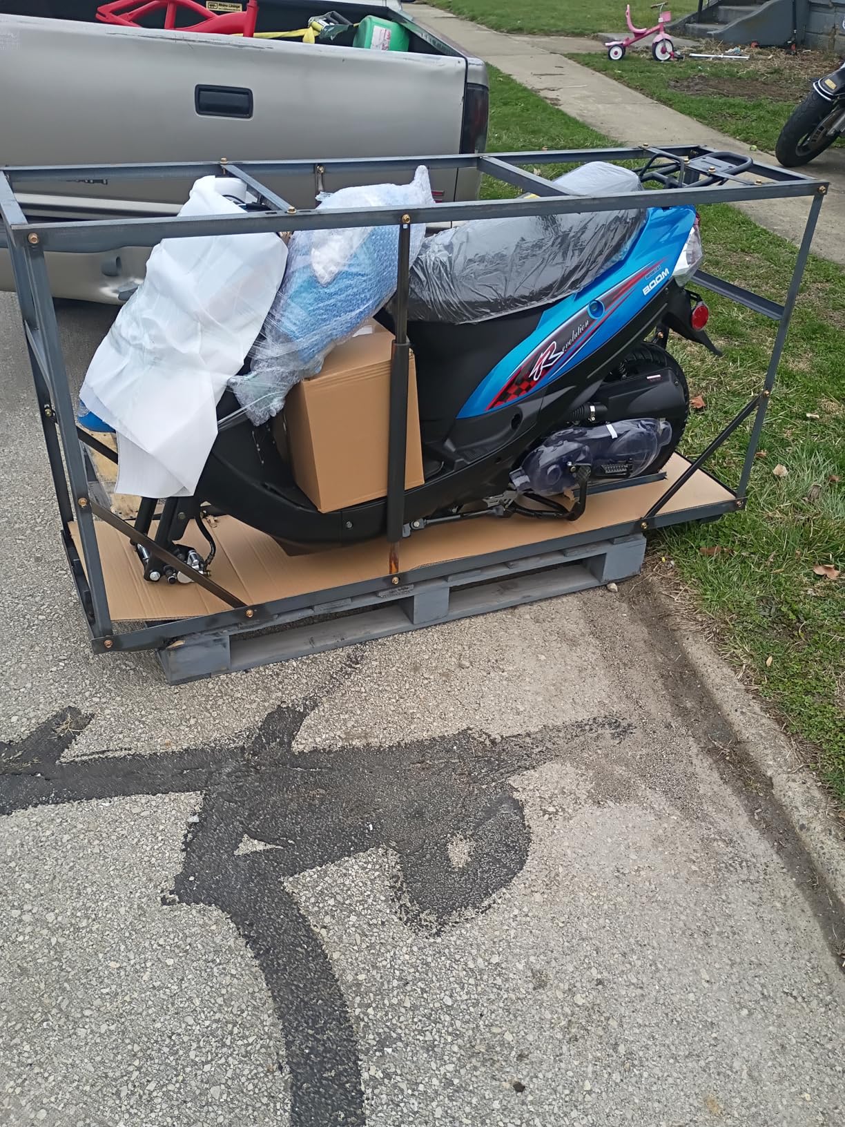 HHH 49cc/ 50cc Scooter Gas Fully Automatic Street Scooter Moped Vino 50 with Matching Trunk 50cc Moped for Adult (Black) customer photo 2