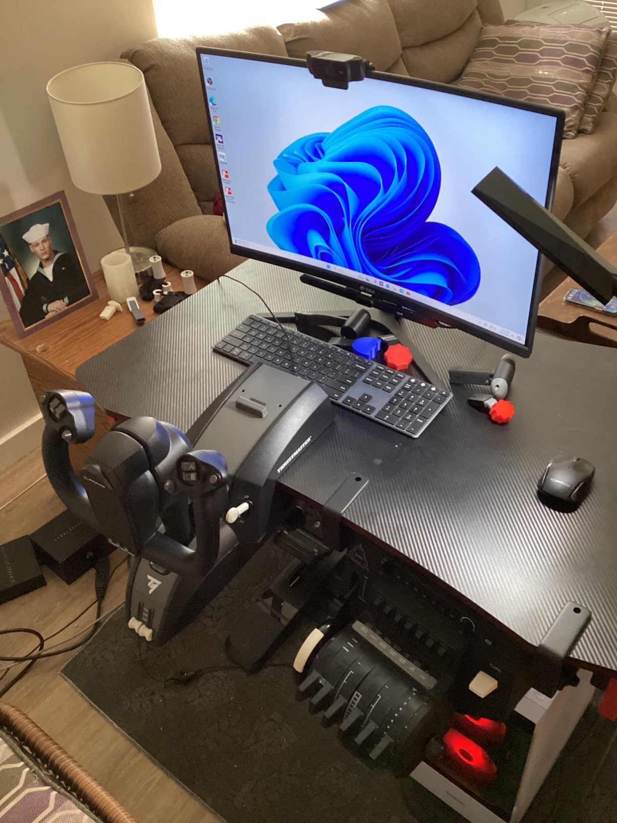 Thrustmaster TCA Yoke PACK Boeing Edition - Yoke & Quadrant Bundle for Xbox Series X|S & PC - Realistic Flight Simulator Controls customer photo 2