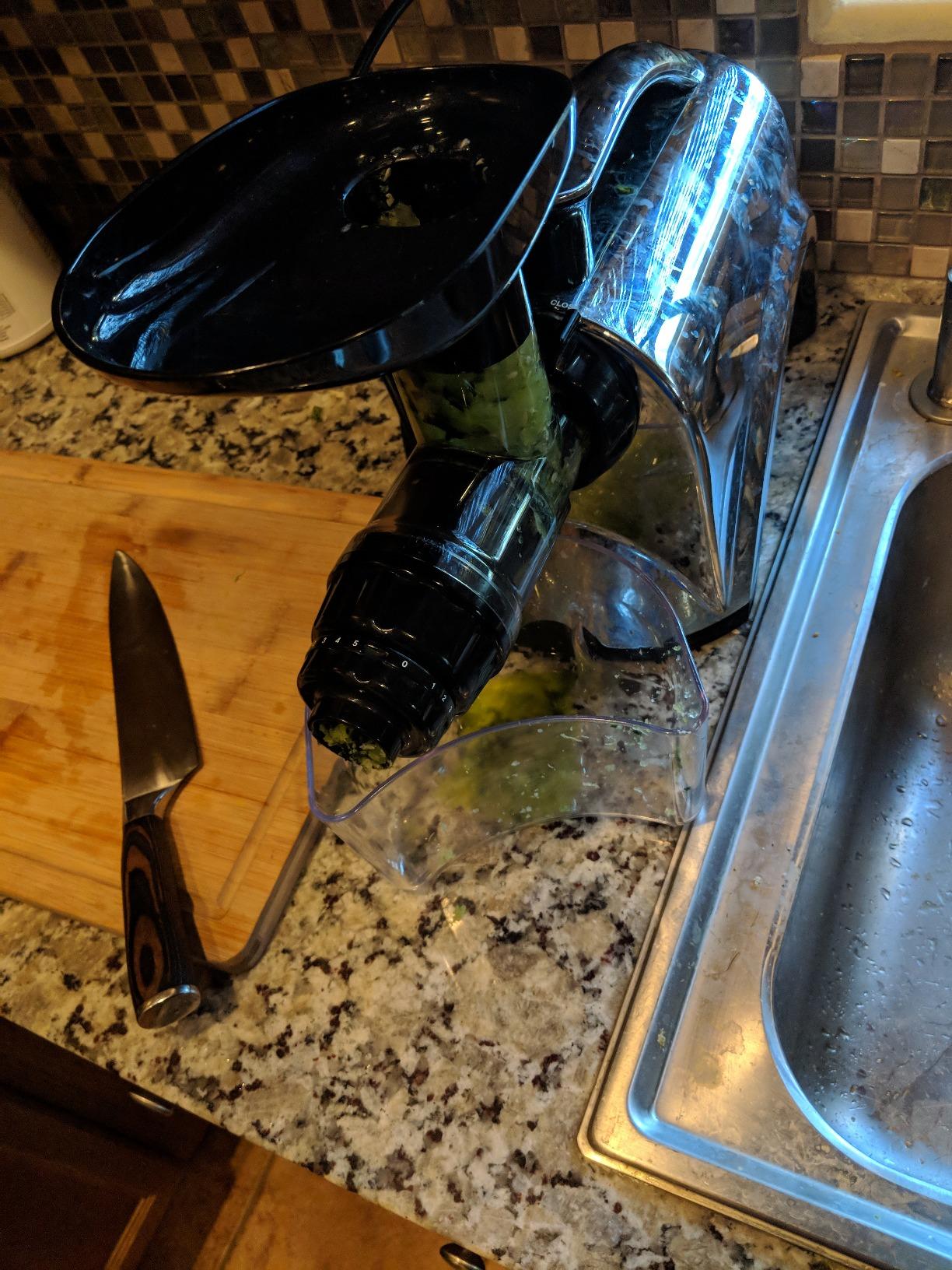 Omega Juicer Premium Vegetable and Fruit Juice Extractor and Nutrition System Makes Nut Milks Baby Food and Sorbets, Adjustable Pressure Settings 80-RPM Slow Masticating Juicer, 150-Watts, Red customer photo 1