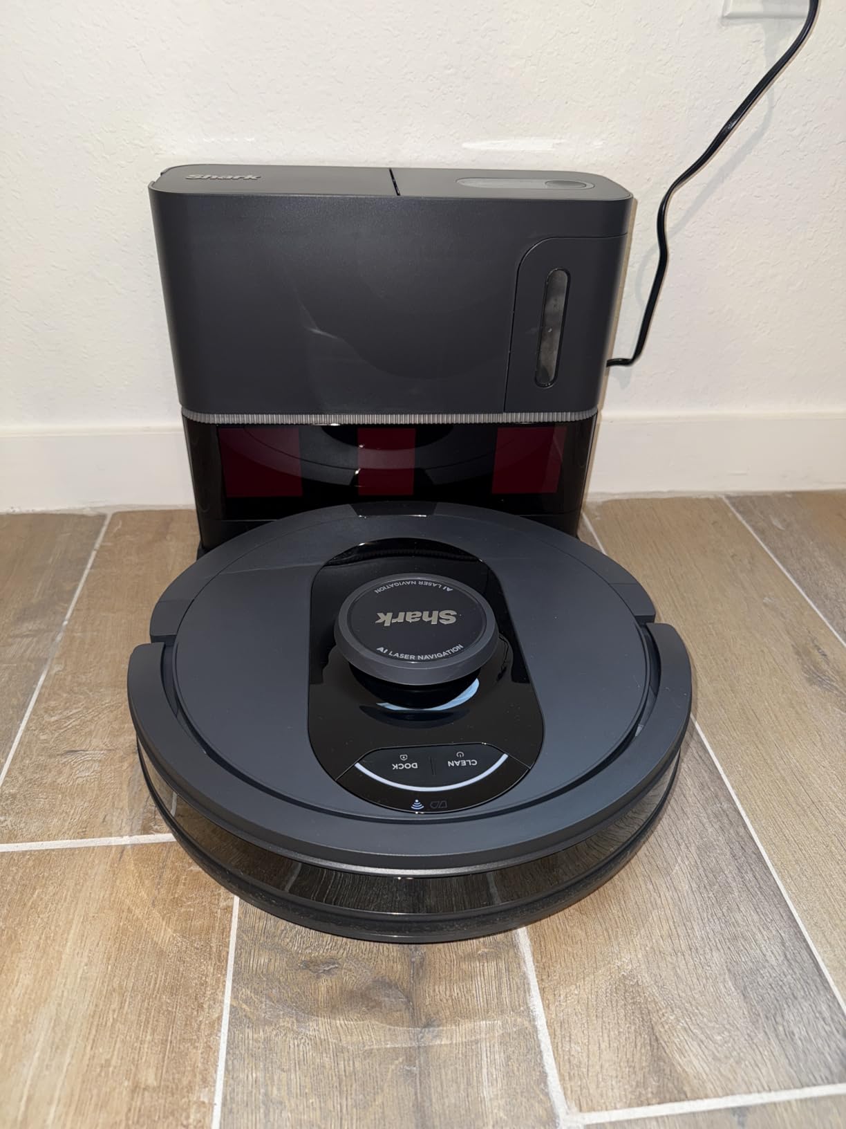 Shark AV2501S AI Ultra Robot Vacuum, with Matrix Clean, Home Mapping, 30-Day Capacity HEPA Bagless Self Empty Base, Perfect for Pet Hair, Wifi, Dark Grey customer photo 1