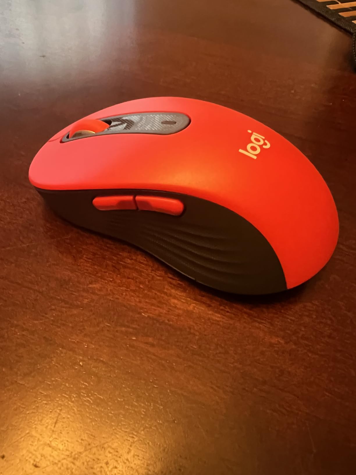 Logitech Left Handed Wireless Mouse Signature M650 L Full Size - 2 Year Battery, Silent Clicks, Customizable Buttons, Bluetooth, PC/Mac/Chromebook - Graphite, Large customer photo 2