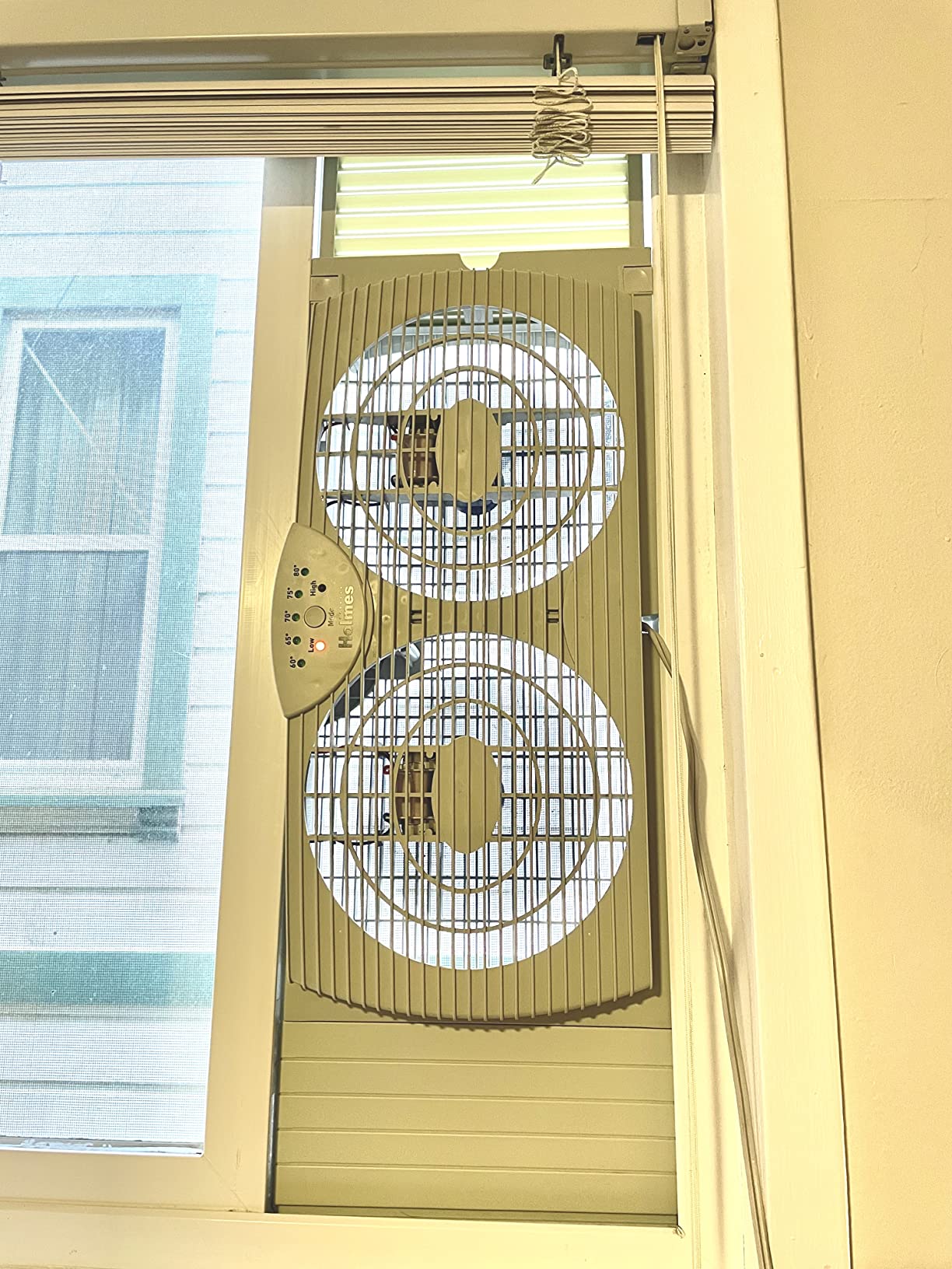 HOLMES Dual Blade Digital Window Fan with Programmable Thermostat Control, Dual 3 Blade Fans, 2 Speeds, Expandable Side Panel customer photo 1